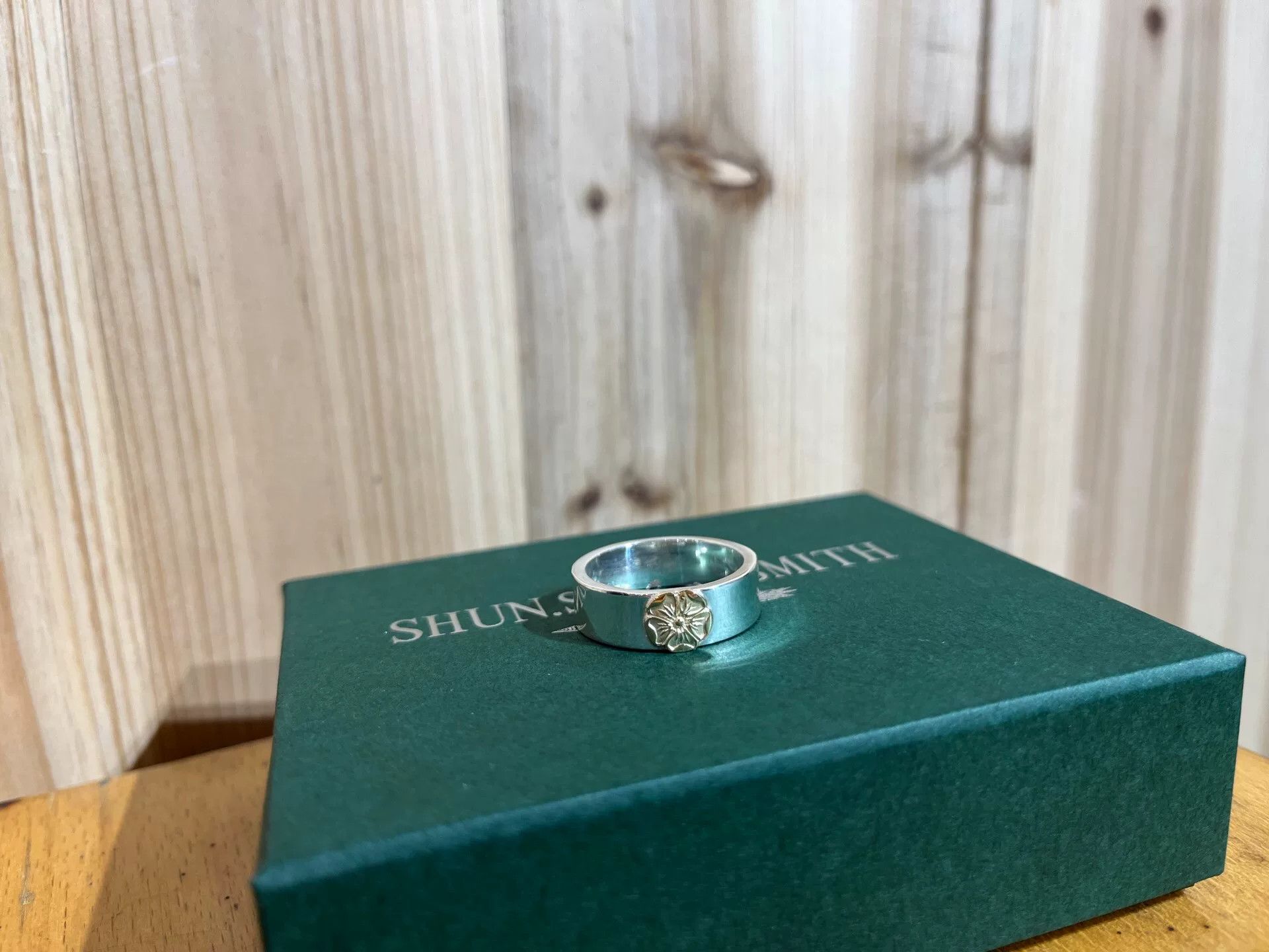 Takumi shun smith love silver ring with gold details Size ONE SIZE - 1 Thumbnail