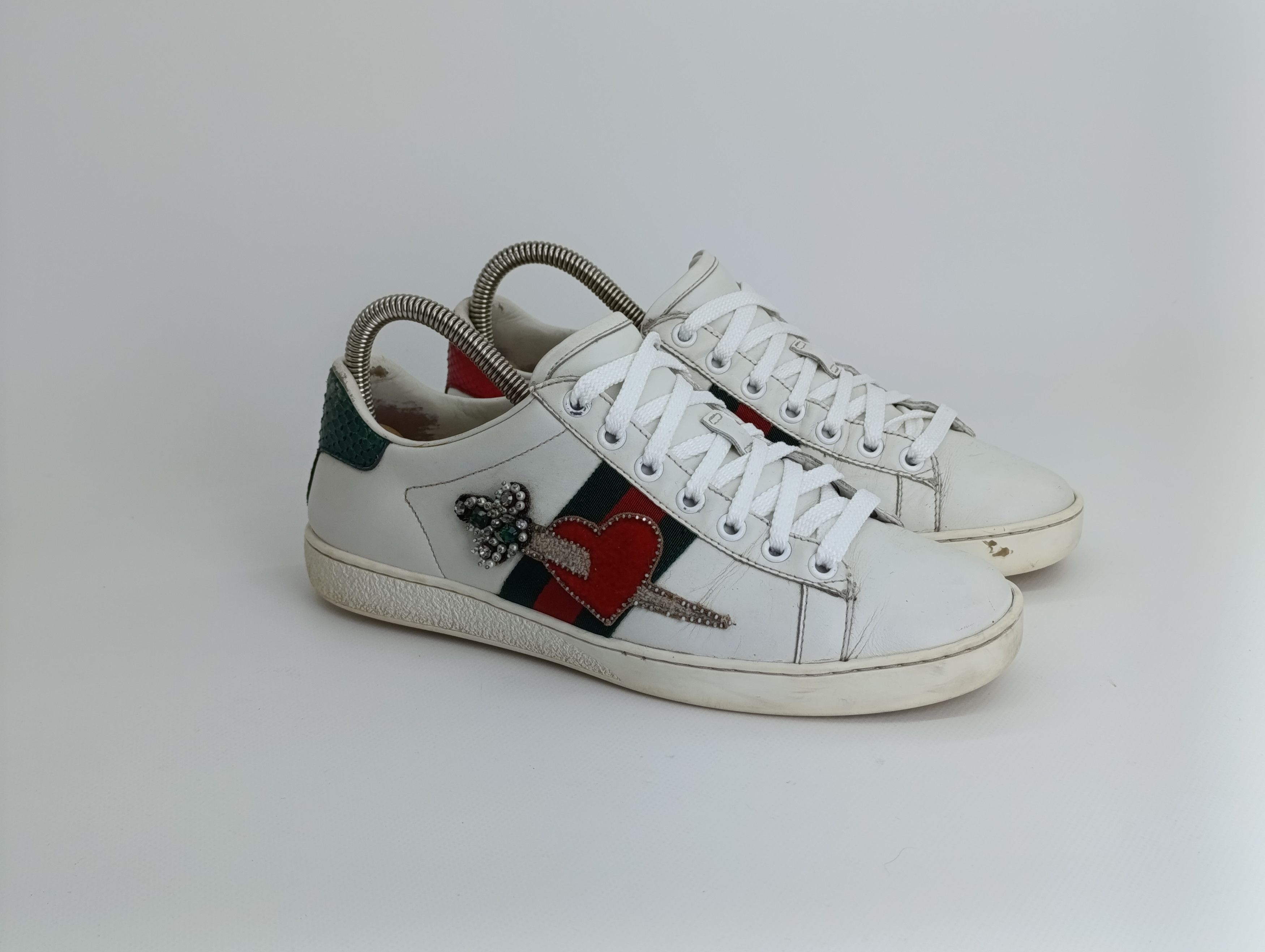 Gucci GUCCI ACE HEART DAGGER LEATHER SHOES EMBROIDERED SNEAKERS Size US 7 / IT 37 - 1 Thumbnail
