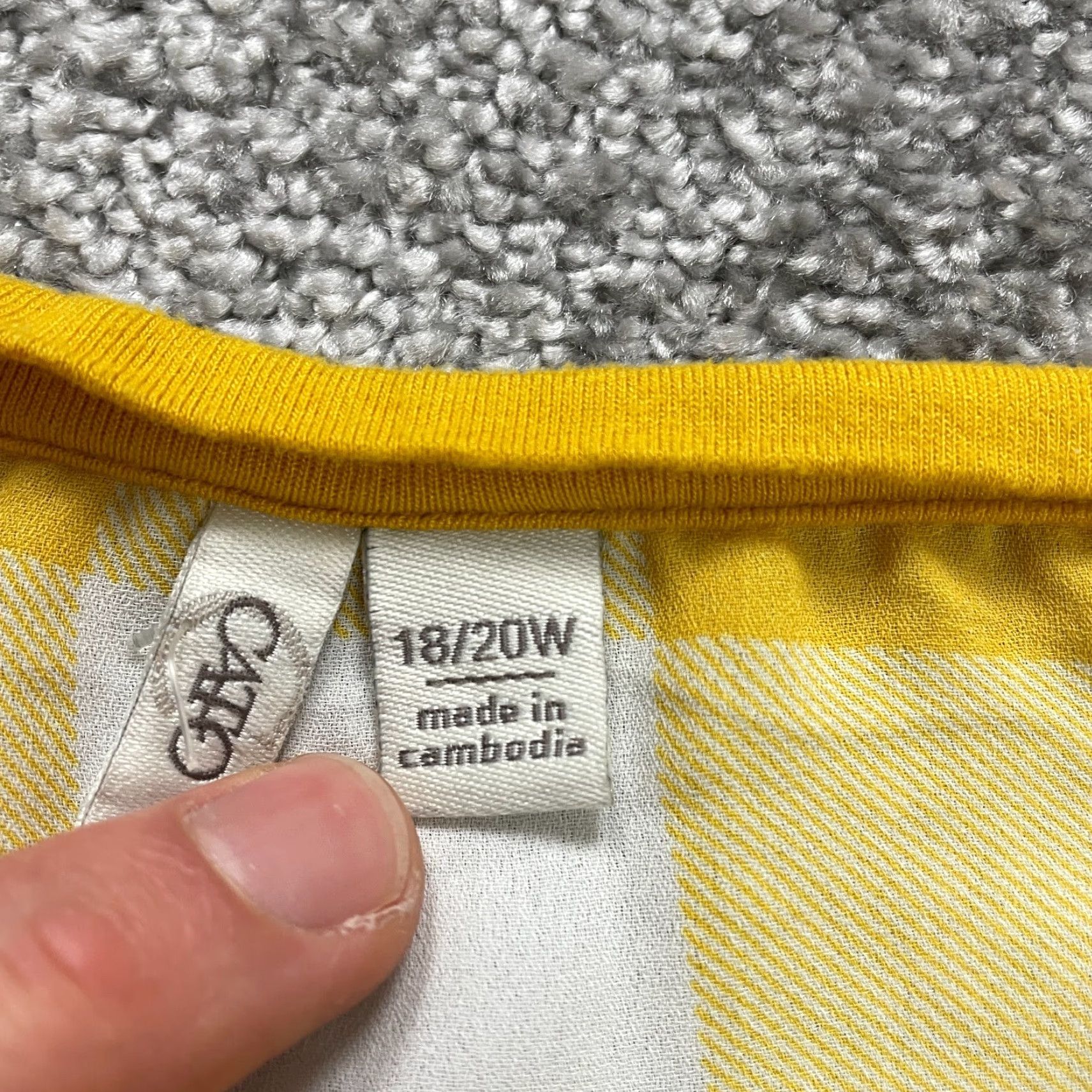 Vintage Cato Blouse Womens 20W Plus Yellow Check Short Sleeve Round Neck Knit Rayon Spandex Casual Size 3XL / US 20-22 - 6 Thumbnail