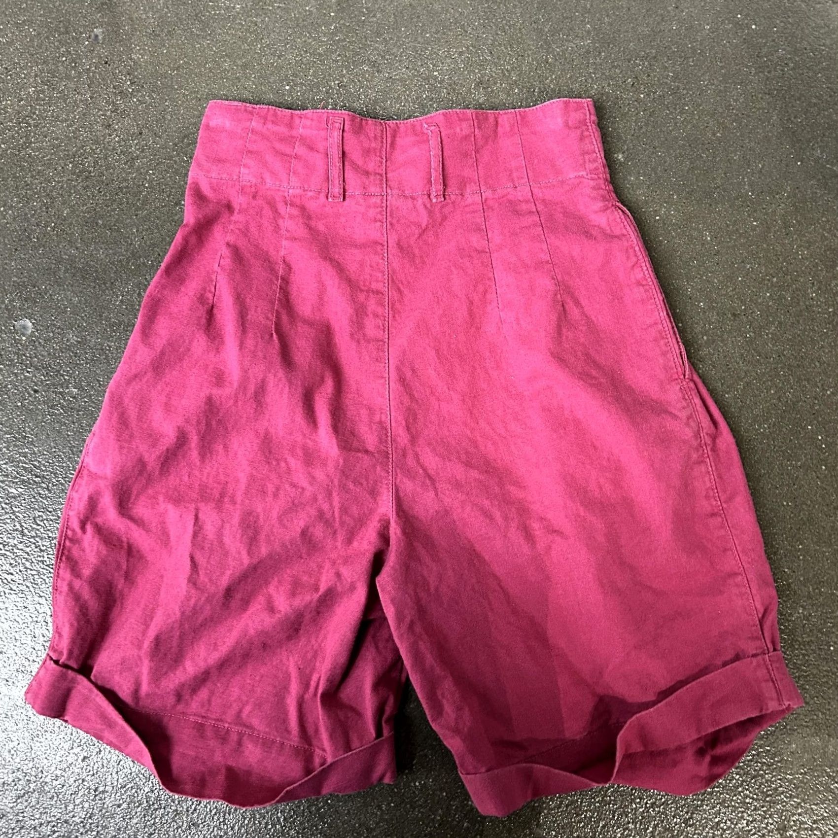 Vintage Tropicana Juniors Bermuda Shorts 3/4 Pink Linen Cotton Pleated High Waist Cuffed Front Zip Tie Belt Loops Slant Pockets Womens Size 26" / US 2 / IT 38 - 3 Thumbnail