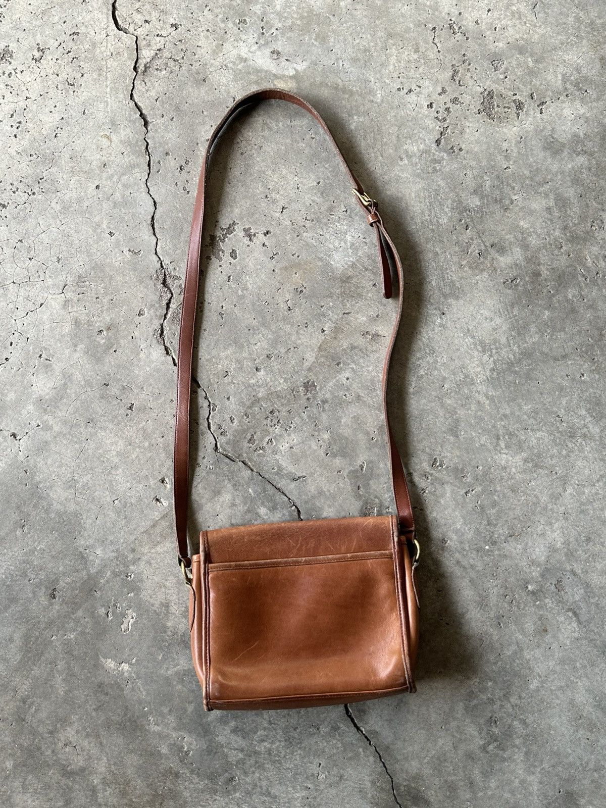 Coach COACH Vintage Willis British Tan Leather Crossbody Bag Size ONE SIZE - 9 Thumbnail