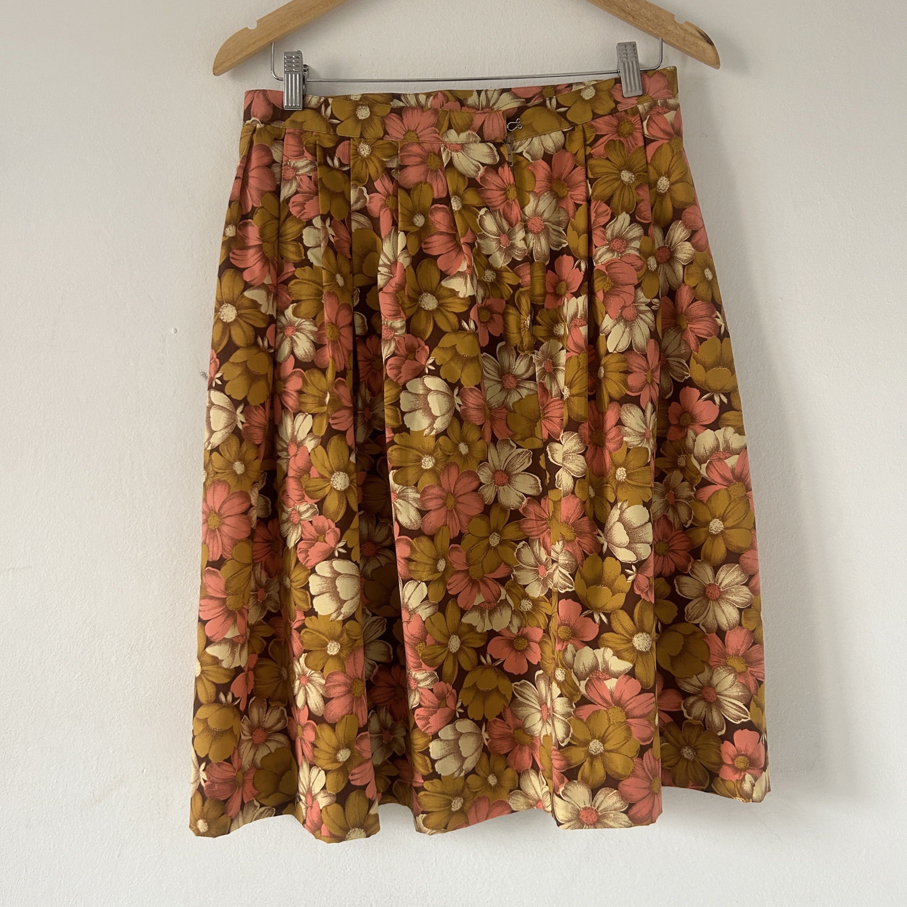 Handmade × Vintage Vintage 70s flower power skater skirt Size 30" / US 8 / IT 44 - 8 Thumbnail