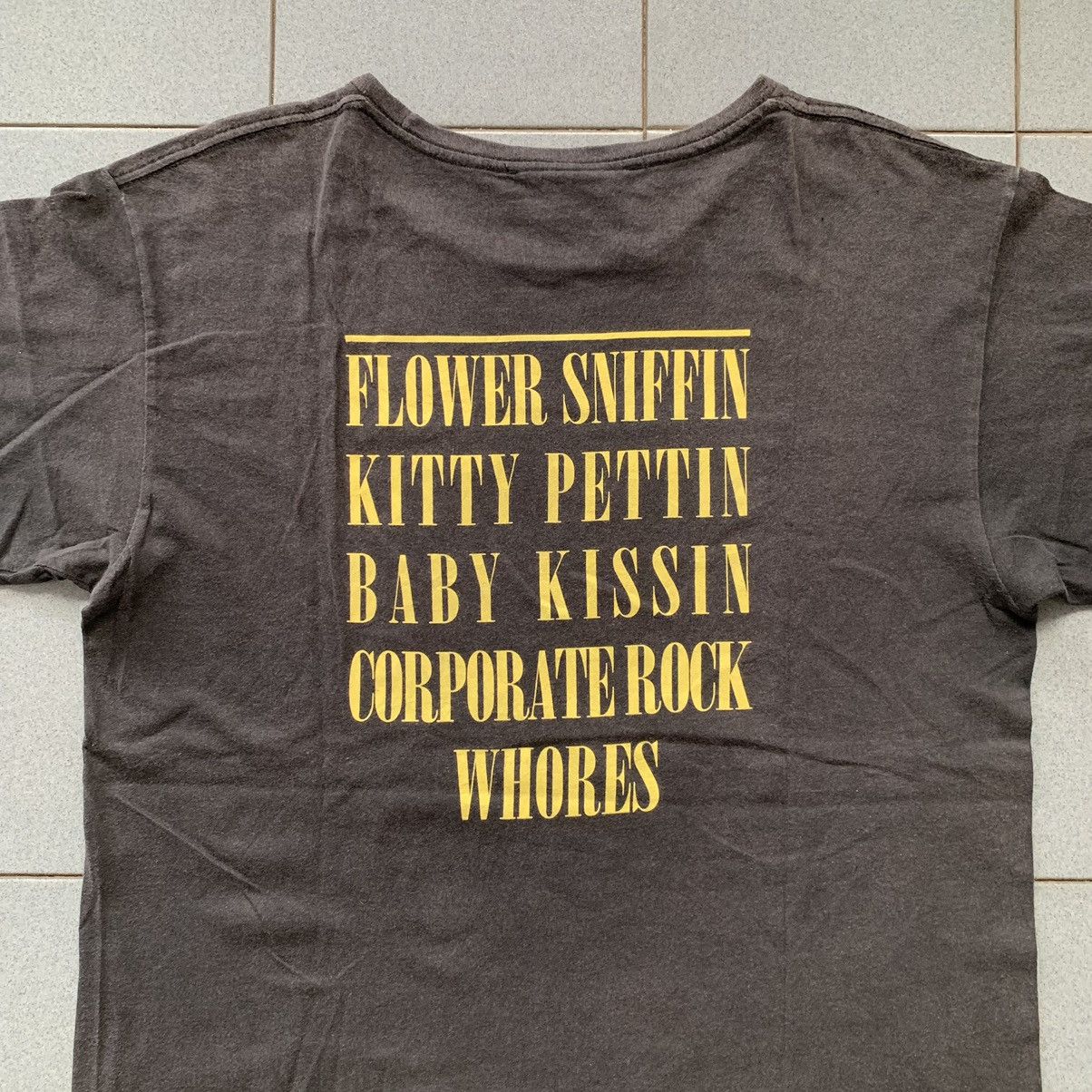Band Tees × Vintage Vintage 90s Nirvana Smiley Band Tees Size US L / EU 52-54 / 3 - 6 Thumbnail