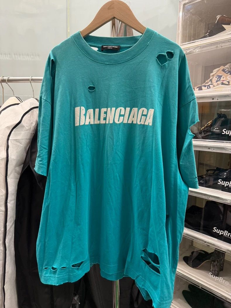 Balenciaga Balenciaga Distressed Logo Short Sleeve Tee - dmc Size US XS / EU 42 / 0 - 1 Thumbnail