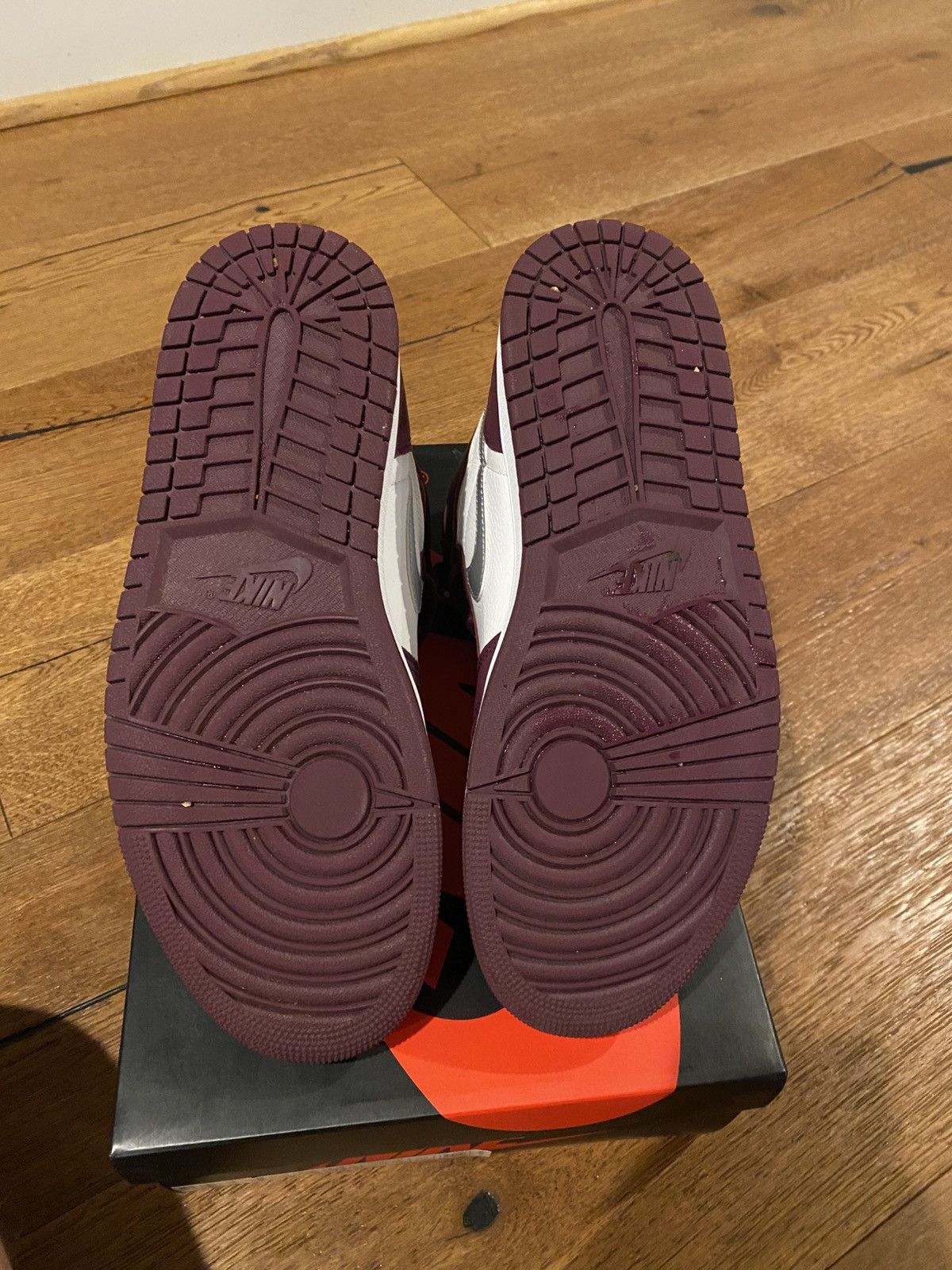Jordan Brand × Nike Air Jordan 1 Retro Bordeaux Size 10.5 Size US 10.5 / EU 43-44 - 10 Thumbnail