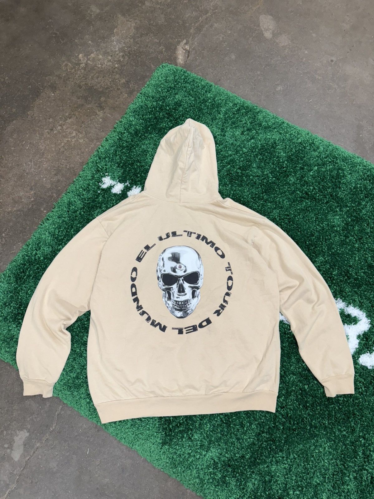 Other BAD BUNNY EL ULTIMO TOUR DEL MUNDO HOODIE 2XL XXL Size US XXL / EU 58 / 5 - 1 Thumbnail