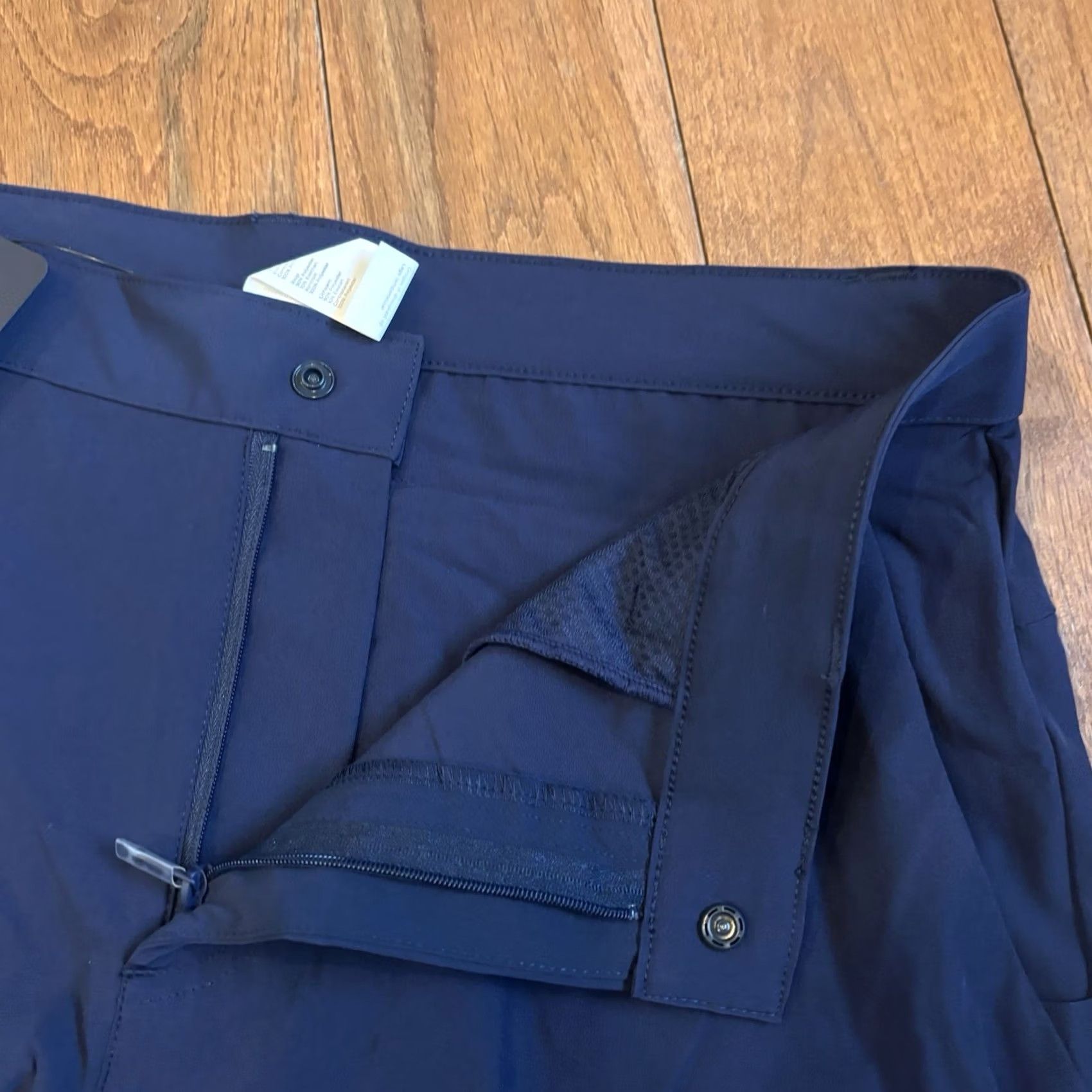 Fabletics VINTAGE NWT Mens Fabletics The Only Tech Shorts 8" Performance Chinos Golf Blue sz 33 Size US 33 - 6 Thumbnail