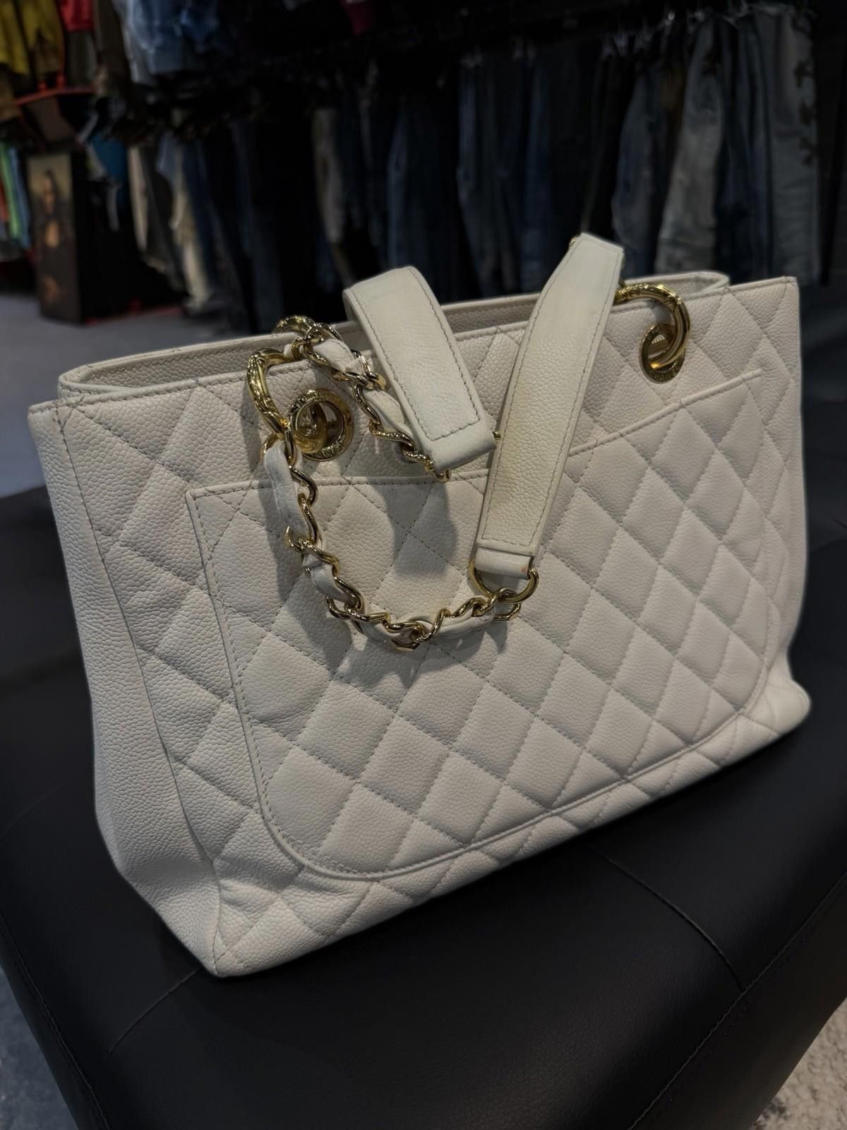 Chanel CHANEL CAVIAR QUILTED LARGE SHOPPING TOTE SHOULDER BAG WHITE Size ONE SIZE - 12 Thumbnail