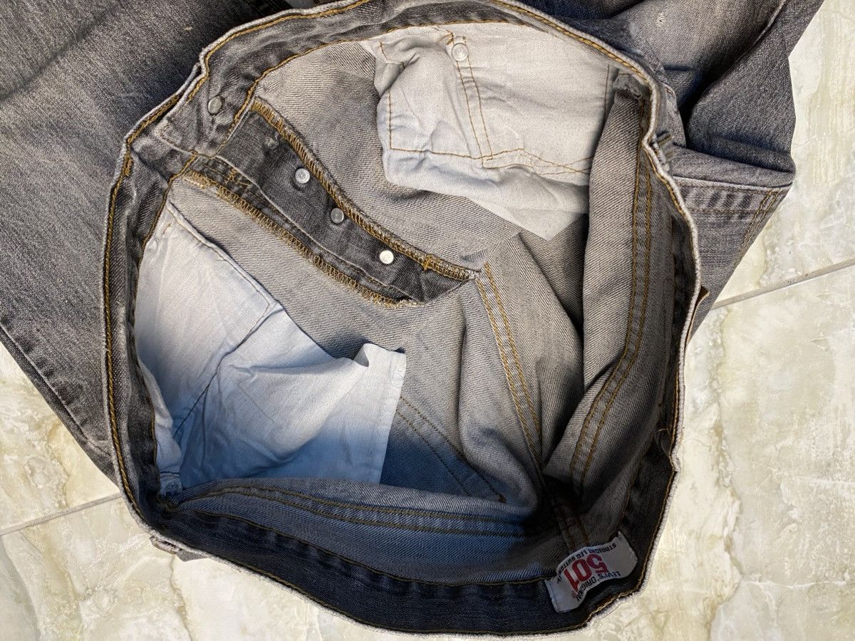 Levi's × Vintage Levis 501 Button Fly Size US 36 / EU 52 - 18 Thumbnail