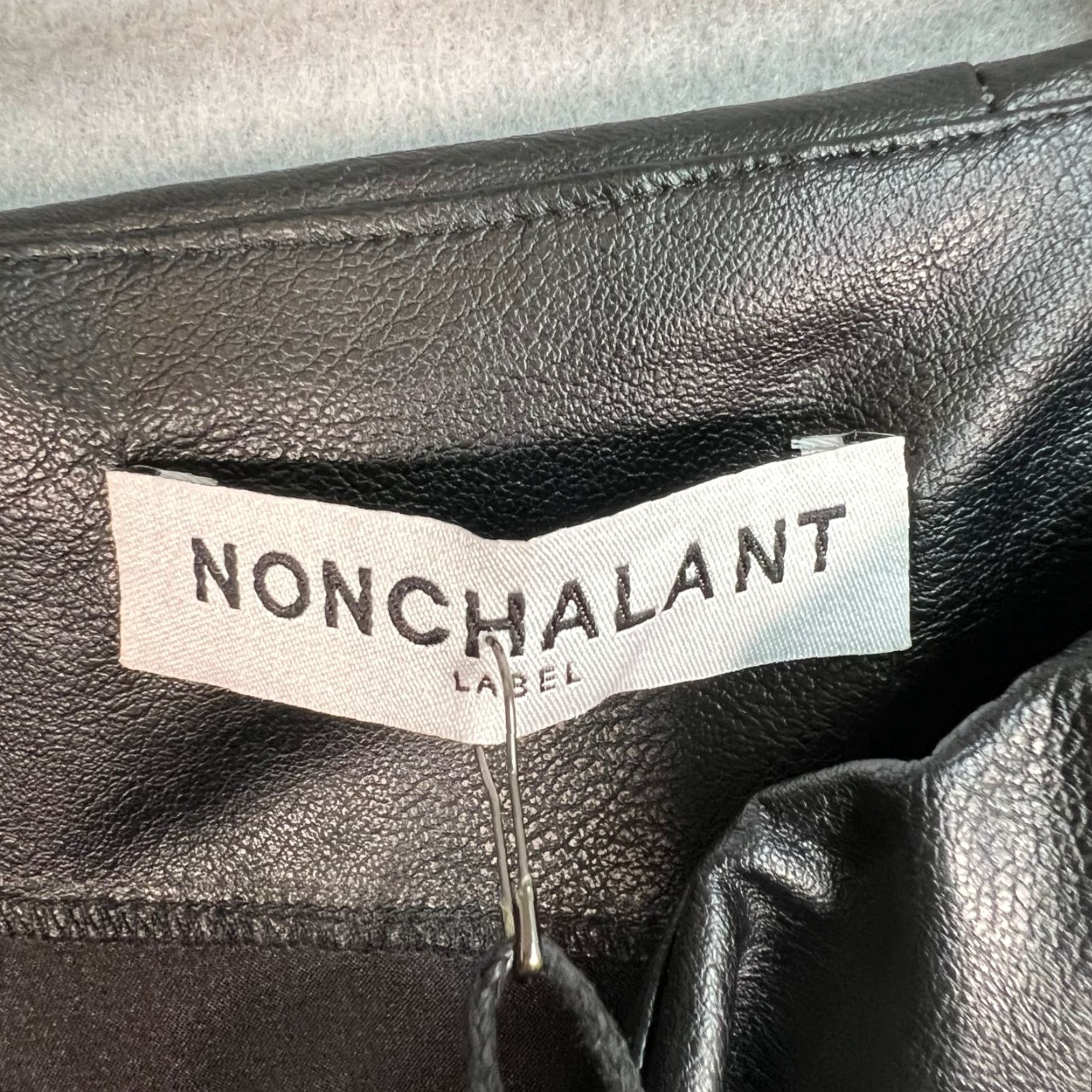 Vintage VINTAGE Nonchalant Label Womens Small Black Faux Leather Mini Skirt Button Detail Size 28" / US 6 / IT 42 - 3 Thumbnail