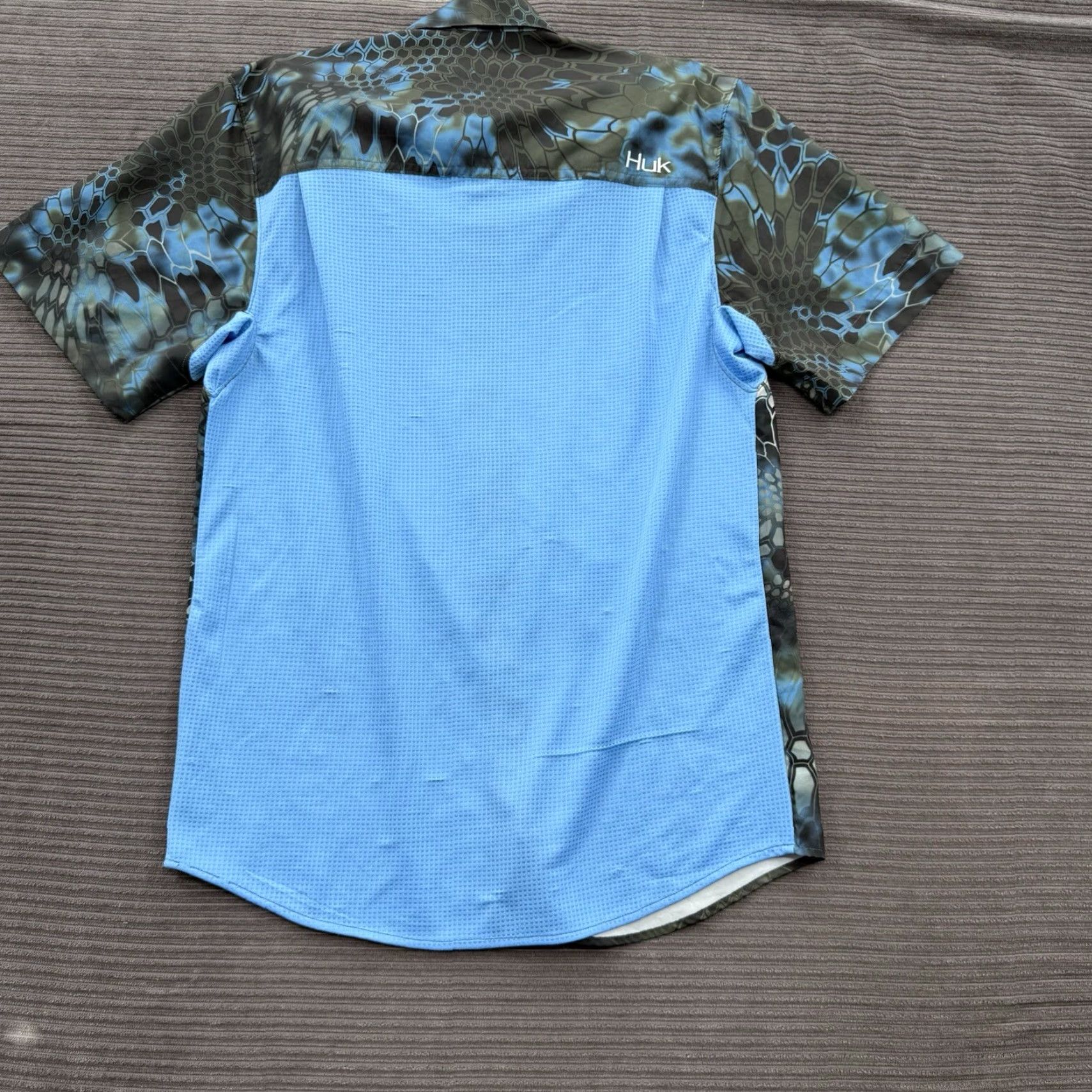 Vintage Huk Shirt Men Small Blue Camo Polyester Fish Outdoor Button-Up Short Sleeve Casual Travel Camouflage breathable Easy Care Lightweight NM Size US S / EU 44-46 / 1 - 2 Thumbnail
