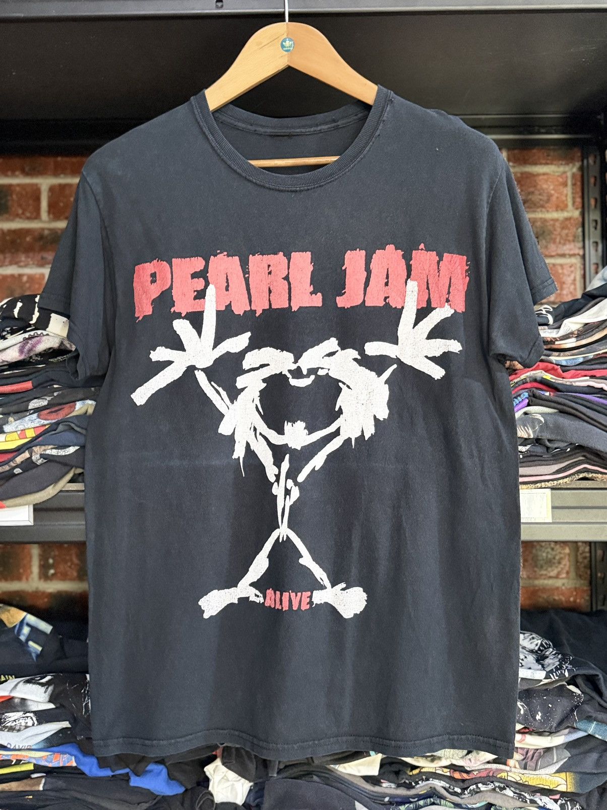 Band Tees Thrashed Vintage Pearl Jam Alive Promo Faded Tee Size US M / EU 48-50 / 2 - 1 Thumbnail