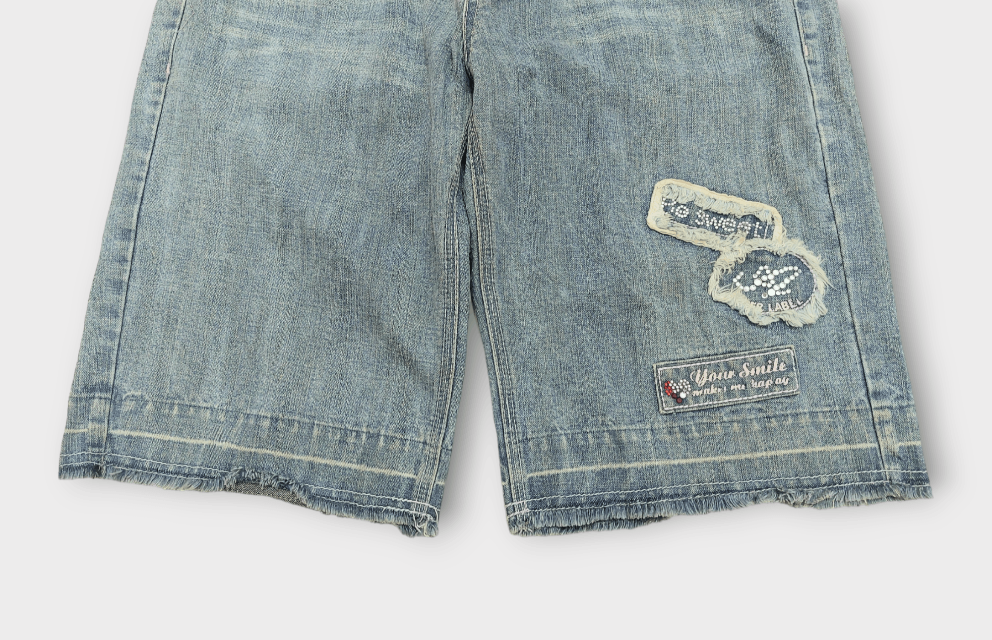 Angel Blue Angel Blue Patch Short Pants Size US 30 / EU 46 - 3 Thumbnail