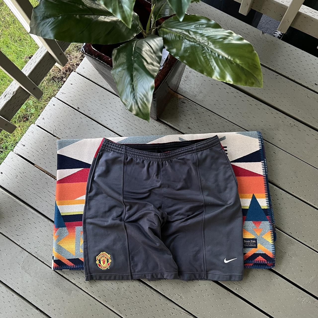 Nike × Vintage Vintage Nike Manchester United training y2k shorts Size US 34 / EU 50 - 4 Thumbnail
