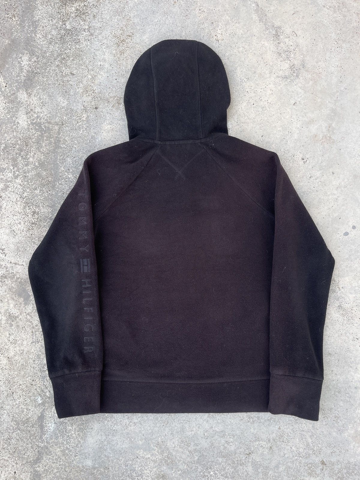 Tommy Hilfiger × Vintage Vintage Faded Black Tommy Hilfiger Zip Up Fleece Size US M / EU 48-50 / 2 - 3 Thumbnail
