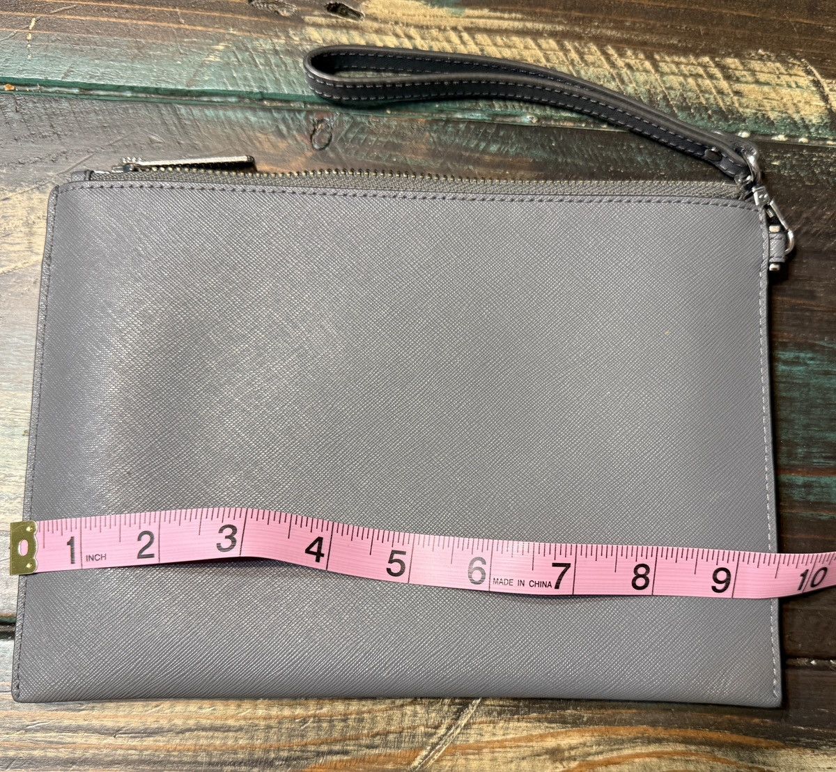 Michael Kors Michael Kors Gray Leather Wristlet Size ONE SIZE - 3 Thumbnail