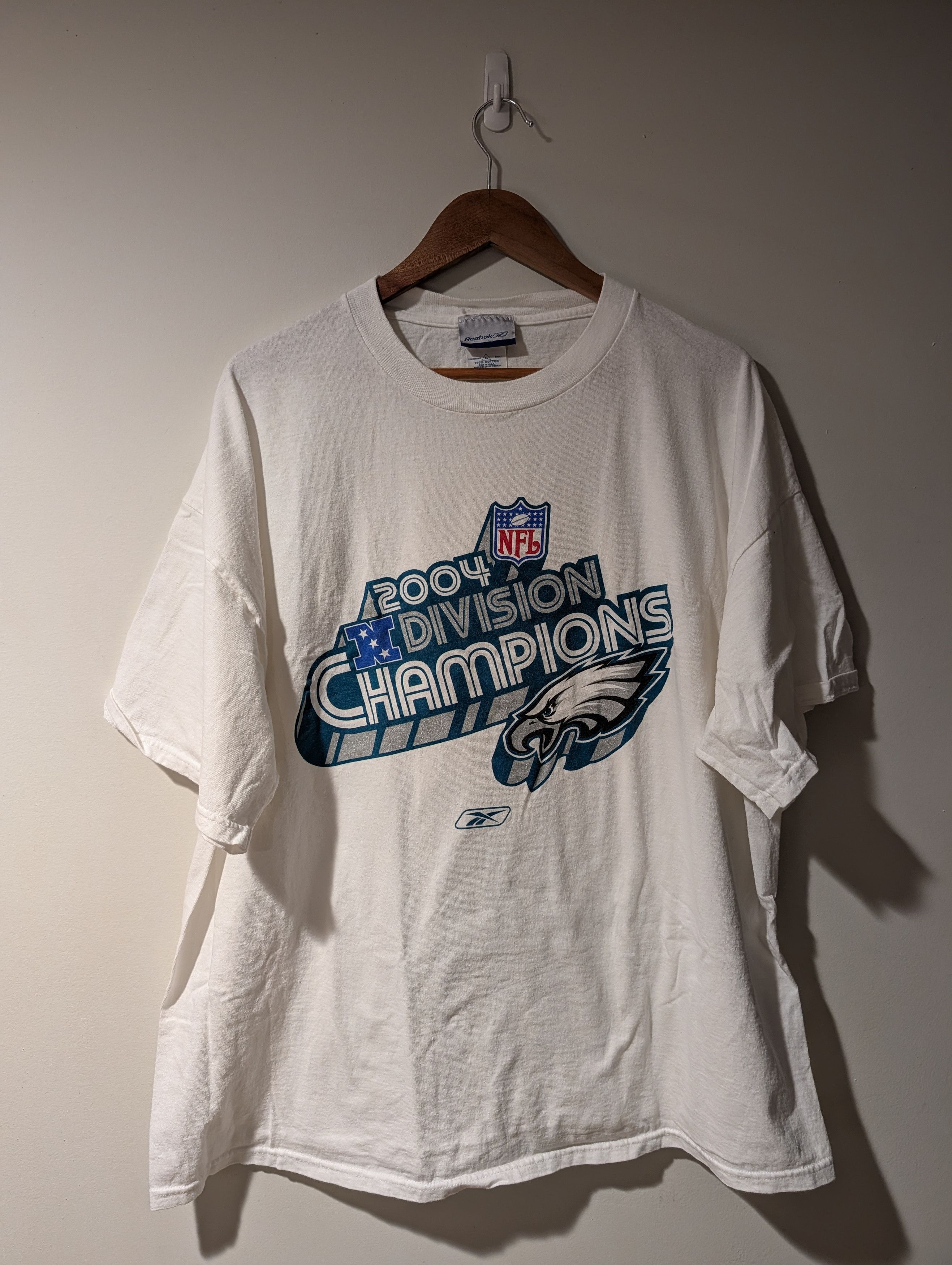 NFL Vintage 2004 Philadelphia Eagles NFL Football T-Shirt Size US XL / EU 56 / 4 - 1 Thumbnail