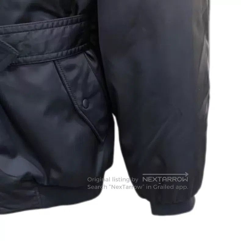 Prada Prada 22 black triangle waist bag stand-up collar zipper l Size US S / EU 44-46 / 1 - 4 Thumbnail