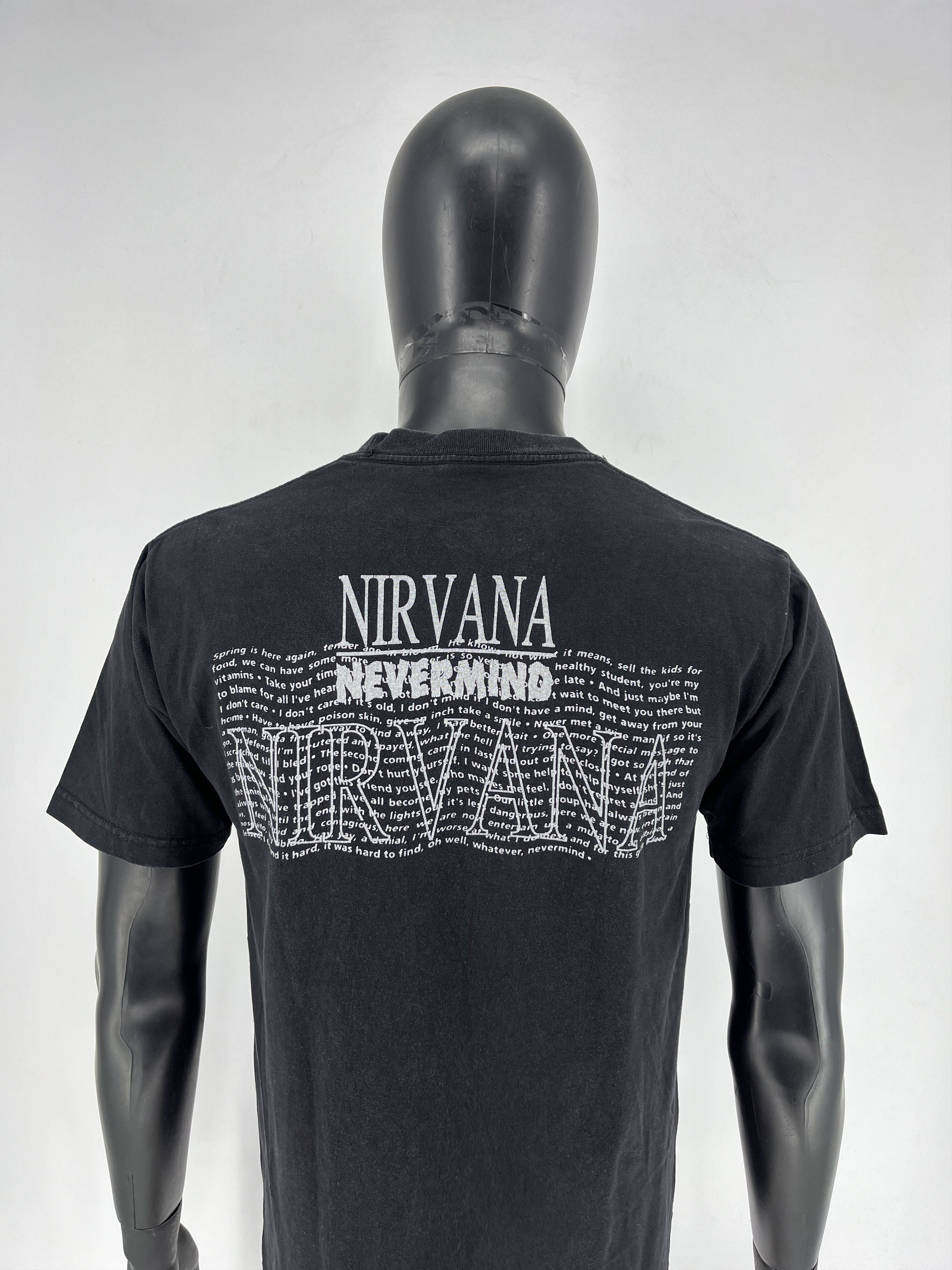 Band Tees Vintage Nirvana NEVERMIND Bootleg Band Shirt Size US M / EU 48-50 / 2 - 11 Thumbnail