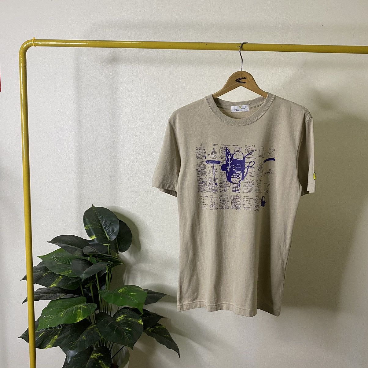 Jean-Michel Basquiat × Vintage Vintage 2000s JMB Art x Uniqlo Collaboration Tee Size US S / EU 44-46 / 1 - 1 Thumbnail