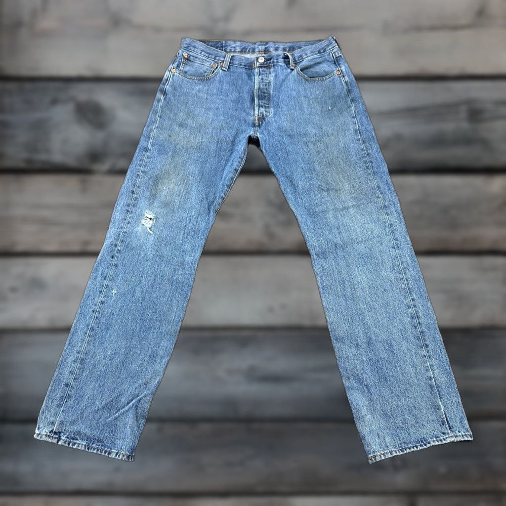 Levi's VINTAGE Levi's 501 Jeans Mens 34x32 Blue Light Distressed Straight Regular Style Retro 5-Pocket Mens Jeans Size US 34 / EU 50 - 1 Thumbnail