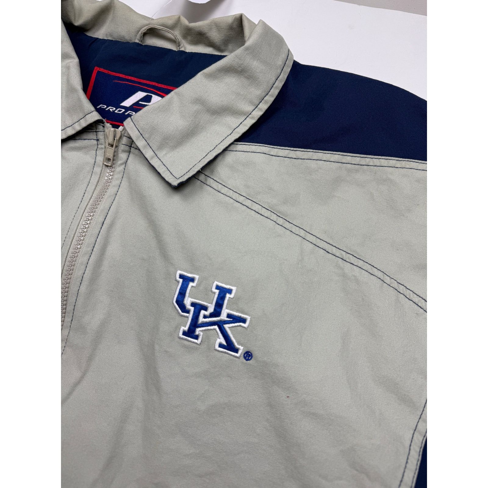 Vintage Vintage 90s Kentucky Wildcats UK NCAA Detroit Size L Size US L / EU 52-54 / 3 - 4 Thumbnail