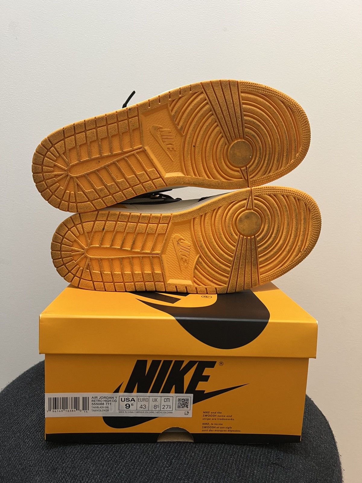 Jordan Brand Nike Air Jordan 1 Taxi Size US 9.5 / EU 42-43 - 6 Thumbnail