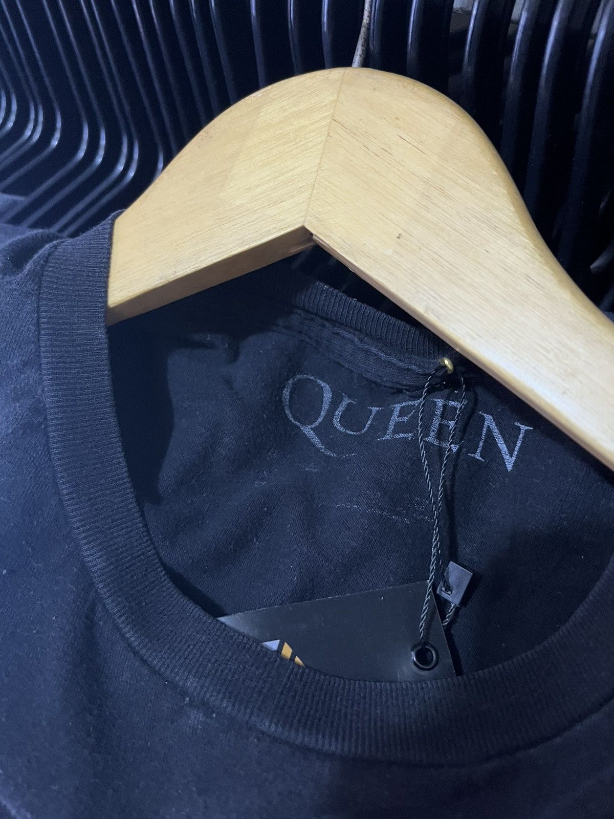 Band Tees Queen Shirt Black Graphic Crew Stretch Pullover Size US XL / EU 56 / 4 - 3 Thumbnail