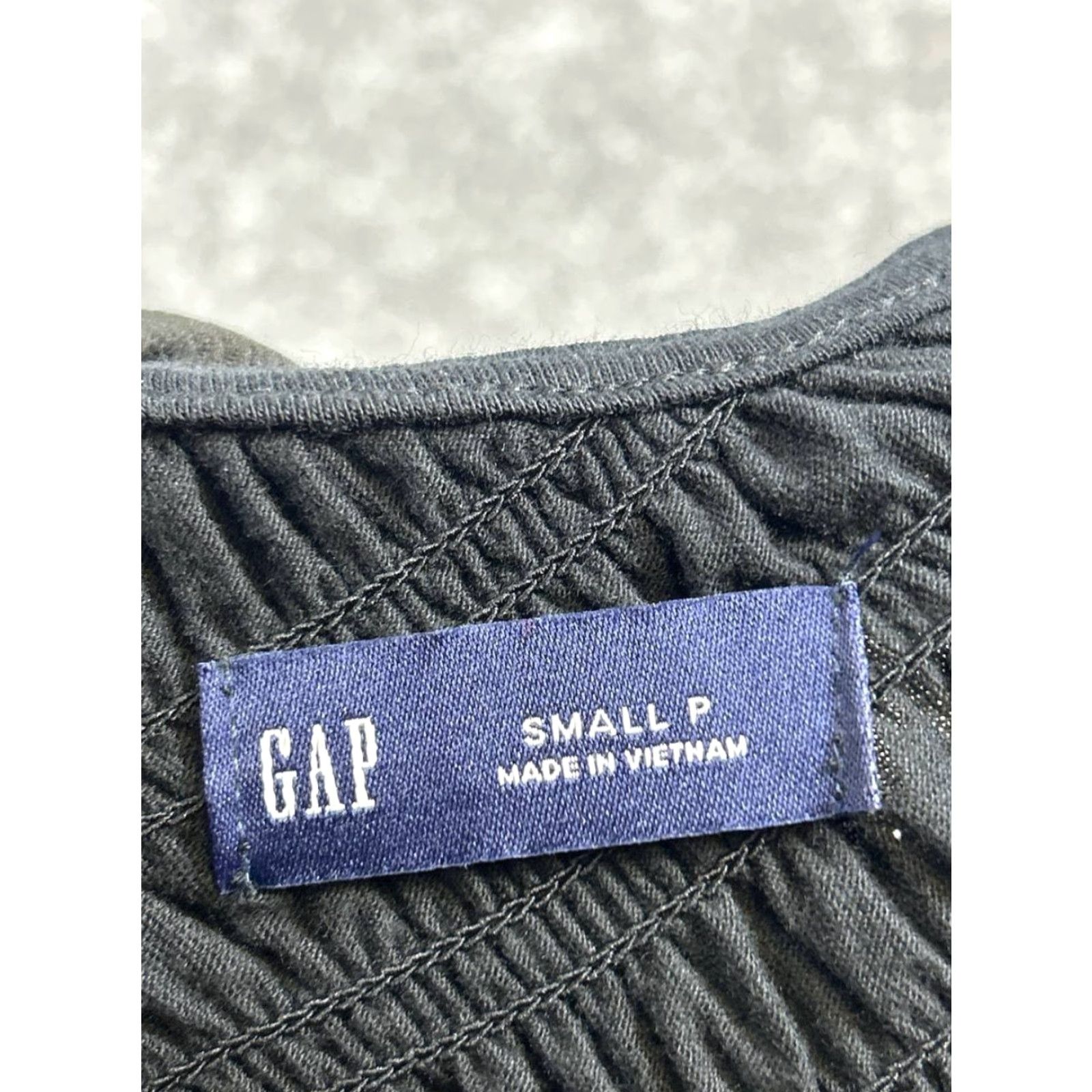Gap Gap Shirt Womens Small Petite Black Cold Shoulder Top New Size S / US 4 / IT 40 - 3 Thumbnail