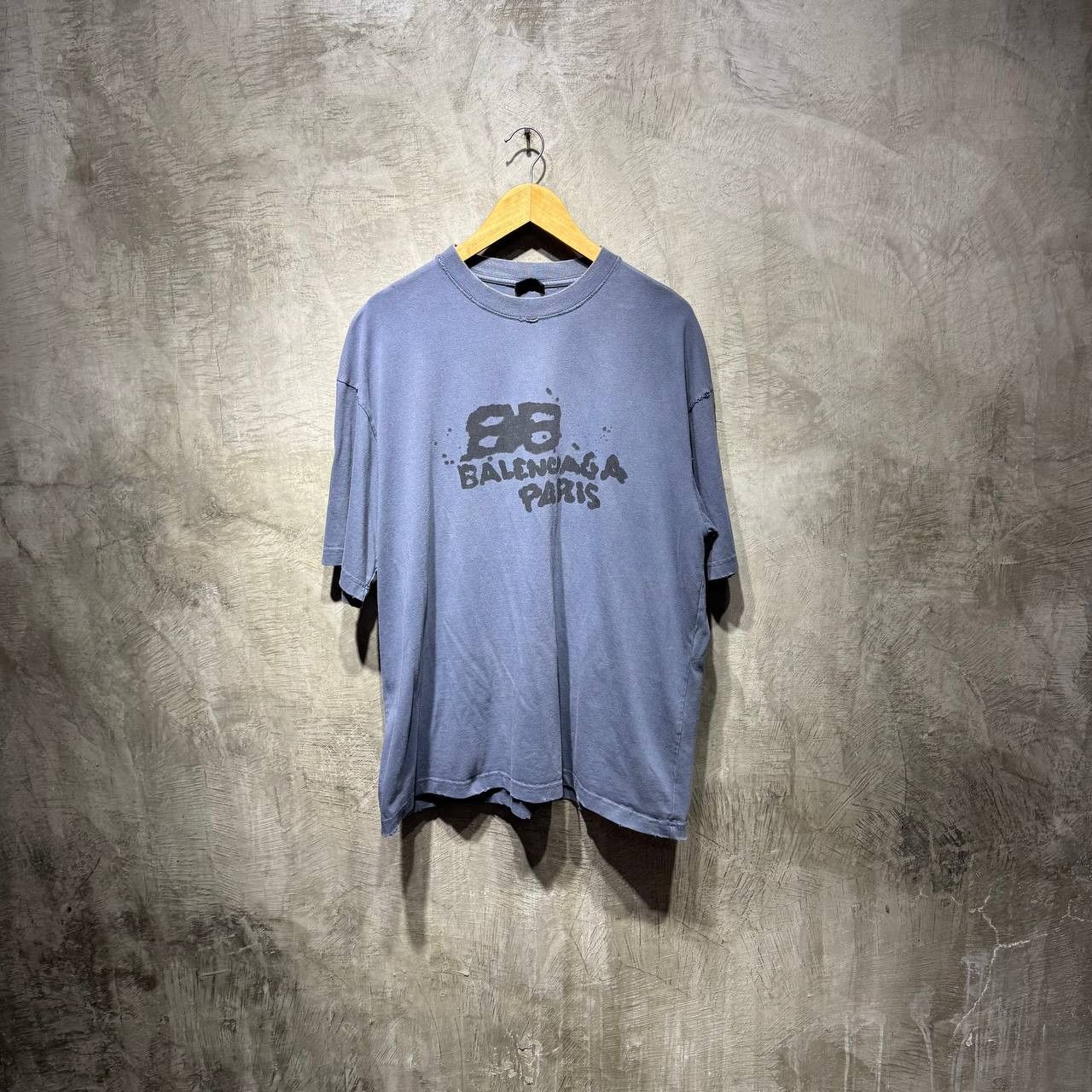 Balenciaga Balenciaga Back Bleed BB logo distressed tee Size US XL / EU 56 / 4 - 1 Thumbnail