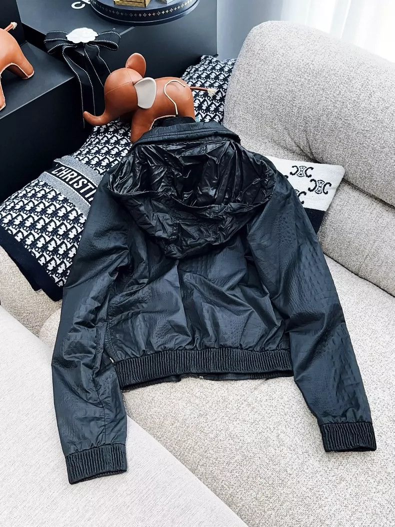 Chanel Chanel Black long-sleeved zipper jacket Size S / US 4 / IT 40 - 2 Thumbnail