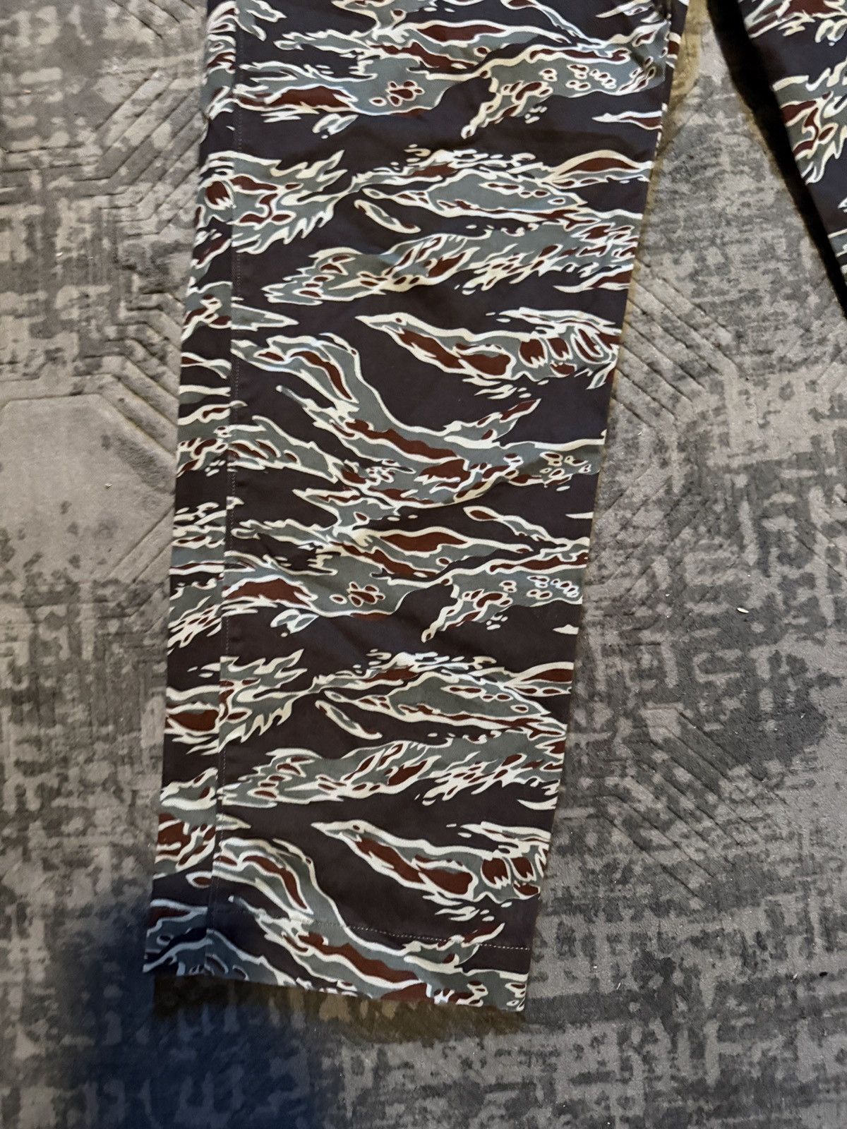Undefeated Undefeated tiger stripe cargo pants Size US 30 / EU 46 - 2 Thumbnail