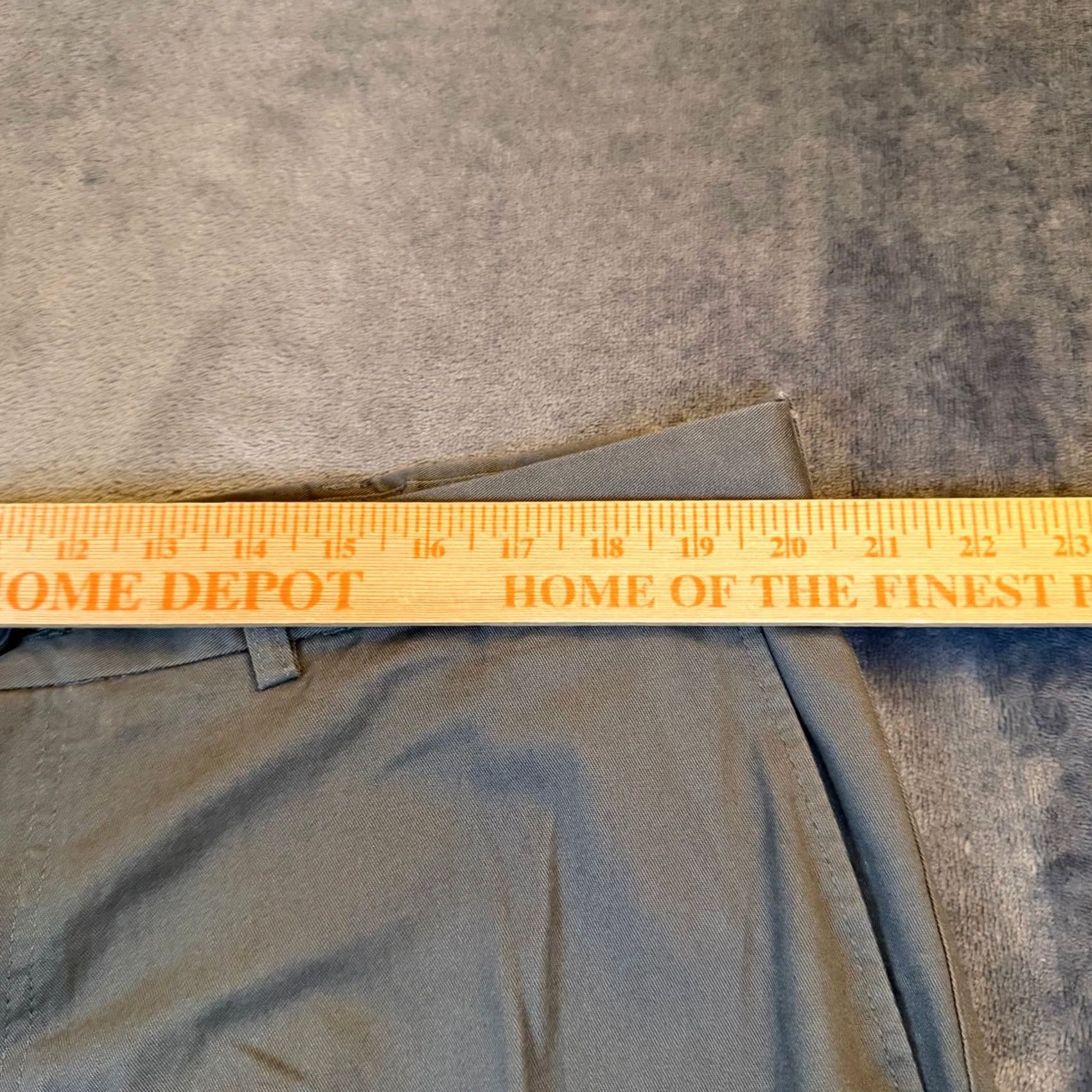 Haggar Haggar Cargo Pants Olive Green Twill 40x30 Classic Fit Stretch Pockets Casual Workwear I/O 1037524 Mens Size US 40 / EU 56 - 5 Thumbnail