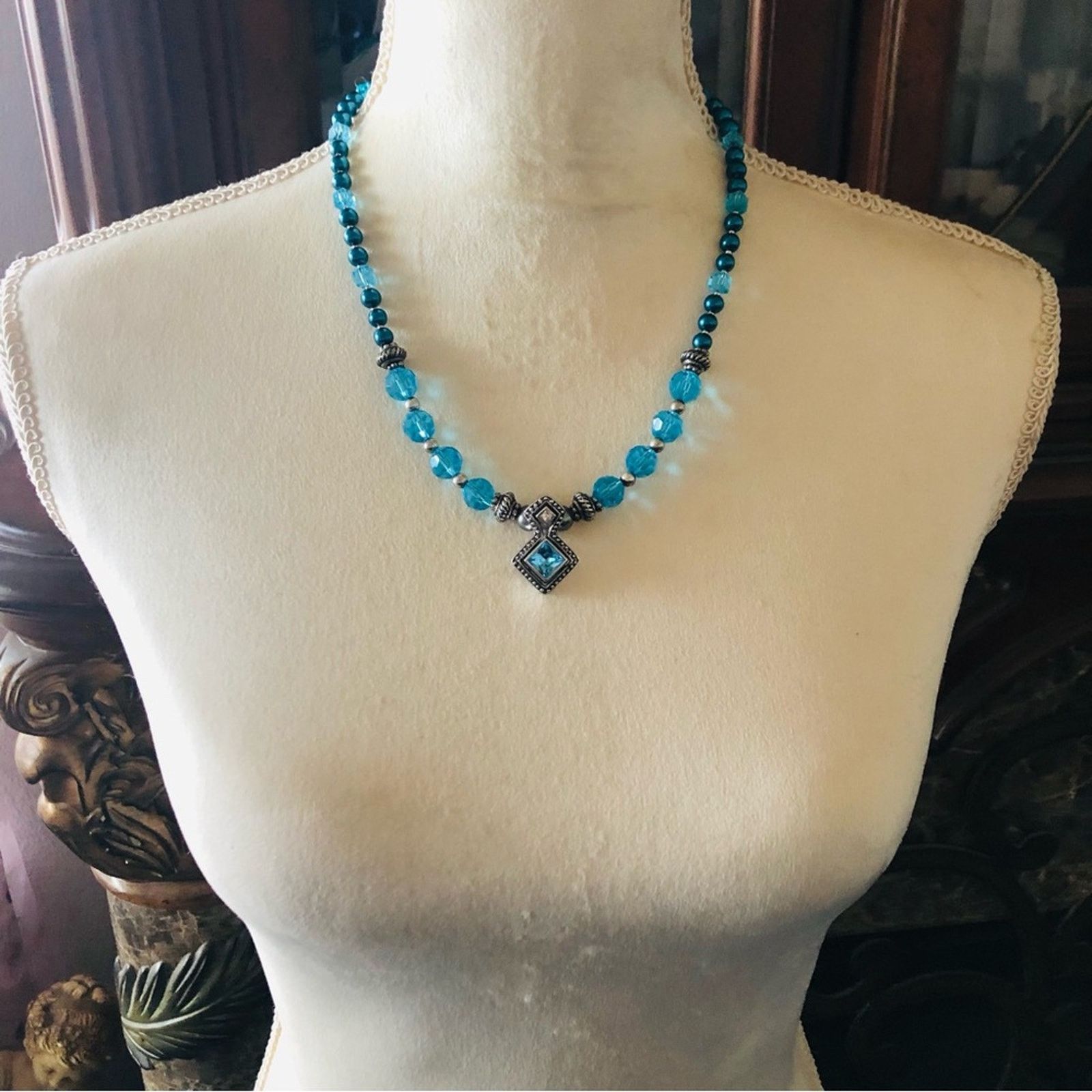 Handmade Handcrafted repurpose faceted blue crystal pendant necklace Size ONE SIZE - 6 Thumbnail