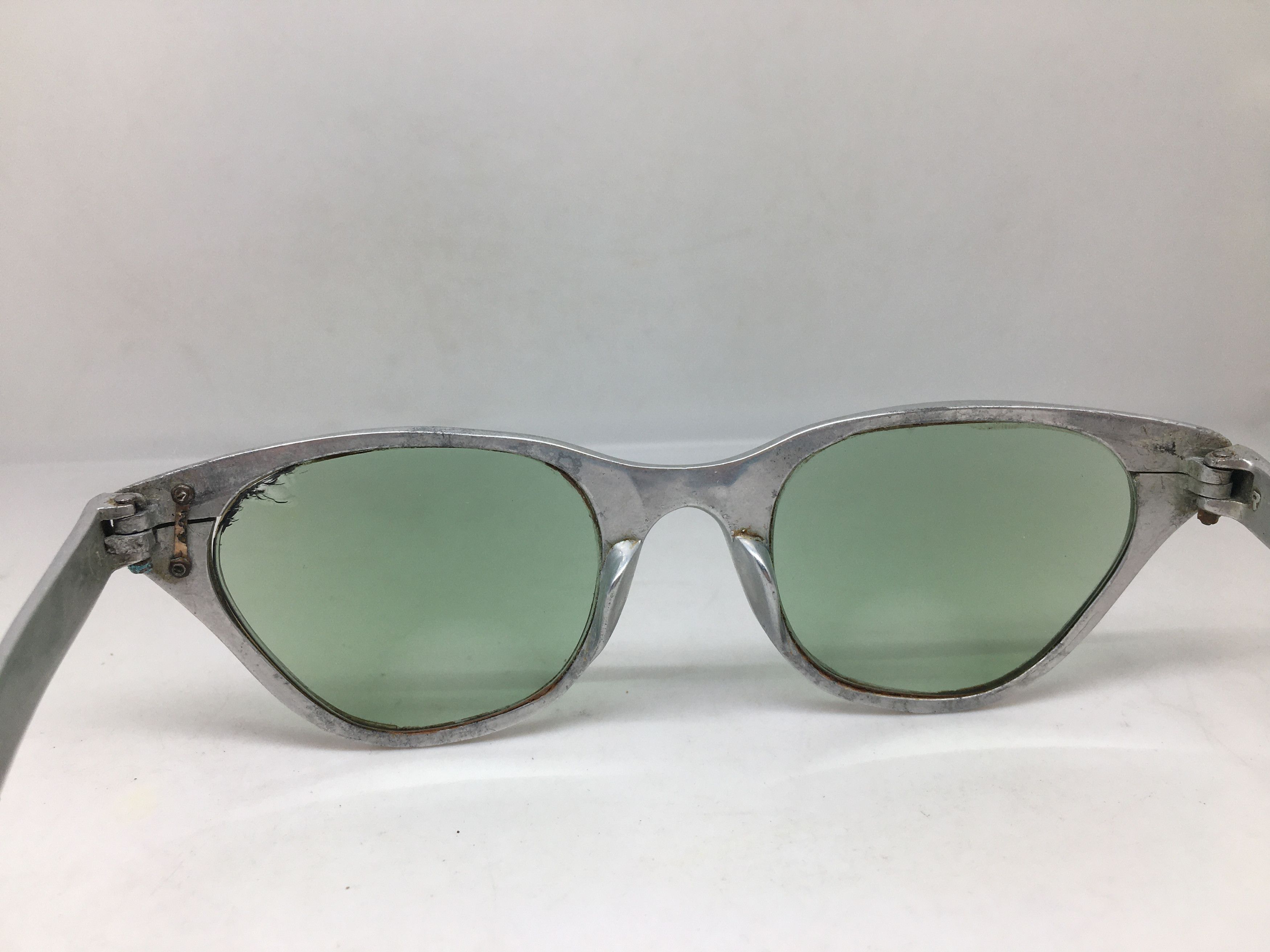Vintage Vintage 50s TURA Woman Aluminum Silver Cateye Eyeglasses Size ONE SIZE - 5 Thumbnail