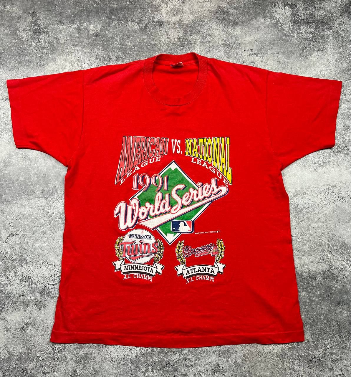 Vintage Vintage Atlanta Braves T-Shirt 1991S World National Series Size US XL / EU 56 / 4 - 1 Thumbnail