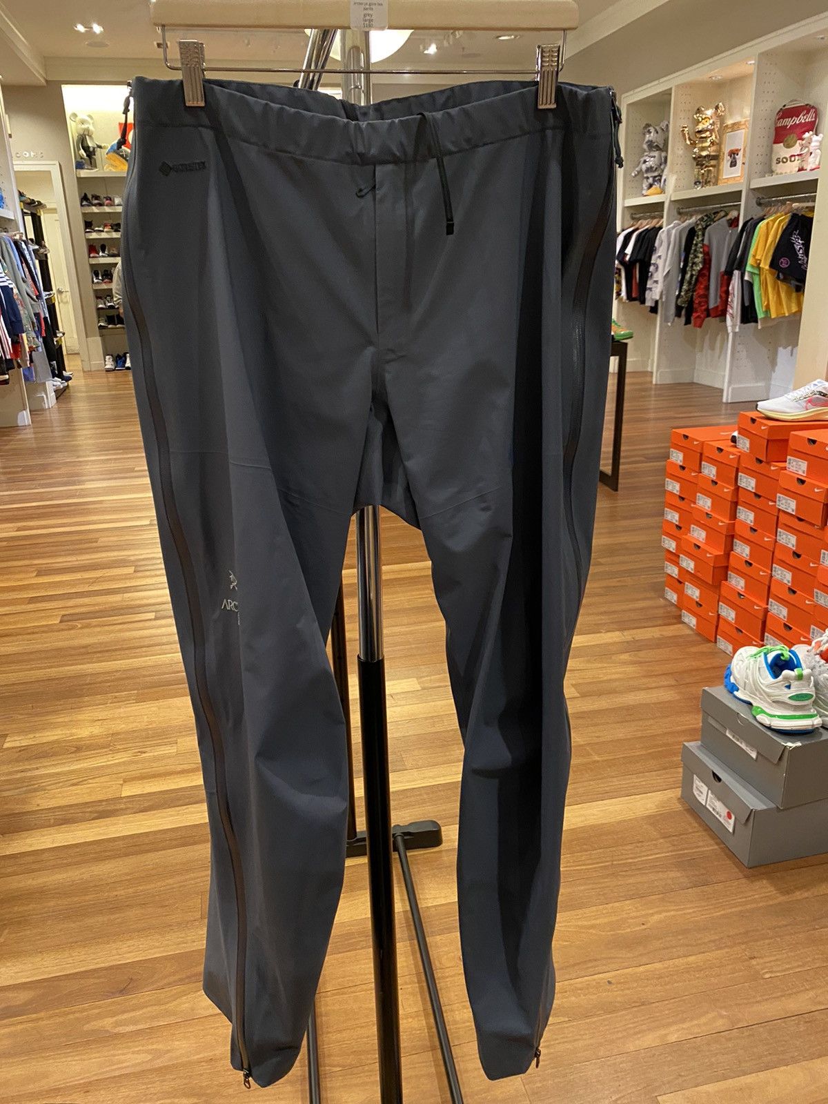 image of Arcteryx Arc’Teryx Goretex Pant L in Blue, Men's (Size 34)