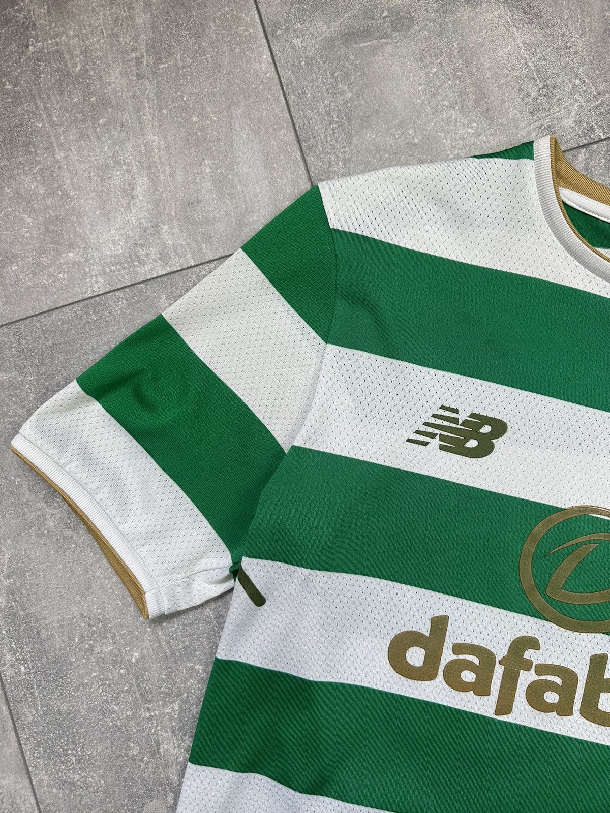 Other New Balance Celtic F.C Vintage Home Soccer Jersey Size US S / EU 44-46 / 1 - 2 Thumbnail