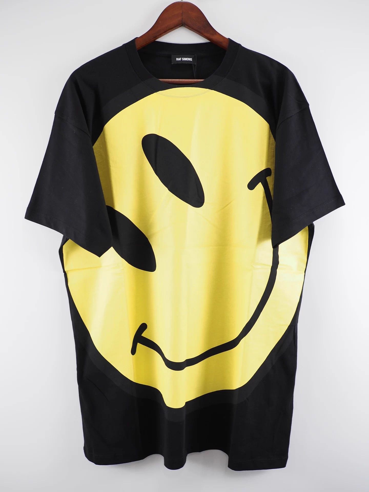 Raf Simons Raf Simons 20SS Black Smiley Short Sleeve Size US S / EU 44-46 / 1 - 1 Thumbnail