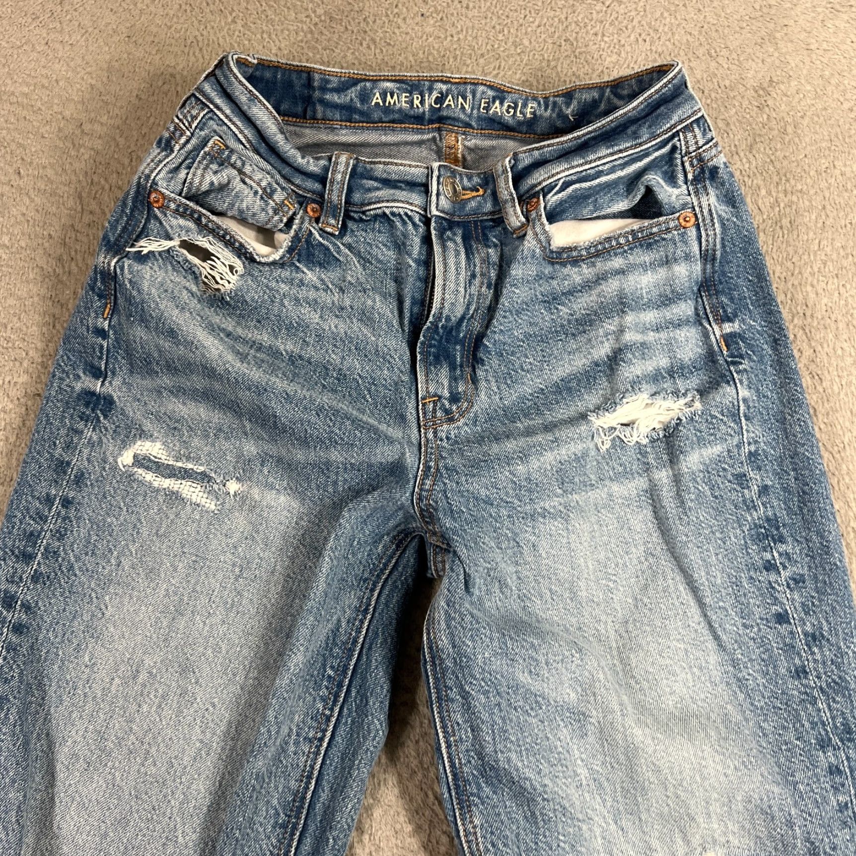 American Eagle Outfitters American Eagle Mom Jeans Women's Size 2 Light Wash Distressed 29" Inseam Blue Denim Size 26" / US 2 / IT 38 - 5 Thumbnail