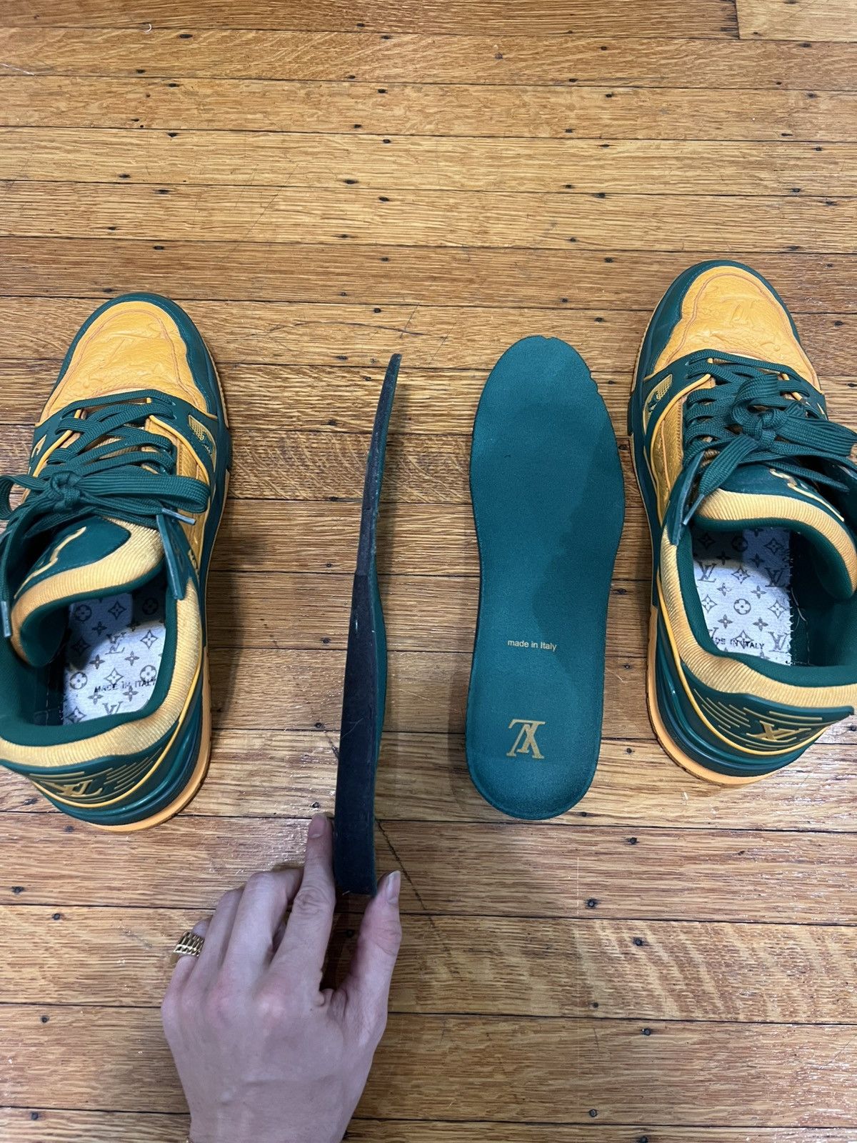 Louis Vuitton Louis Vuitton x Virgil Abloh “College Green” Trainer LV10 Size US 11 / EU 44 - 17 Thumbnail