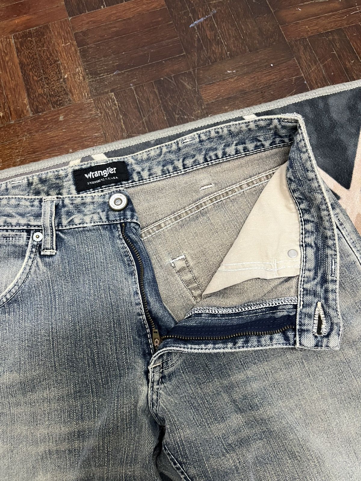 Le Grande Bleu (L.G.B.) 💥Vintage Trashed Wrangler Distressed FLARE Jeans Size US 31 - 6 Thumbnail