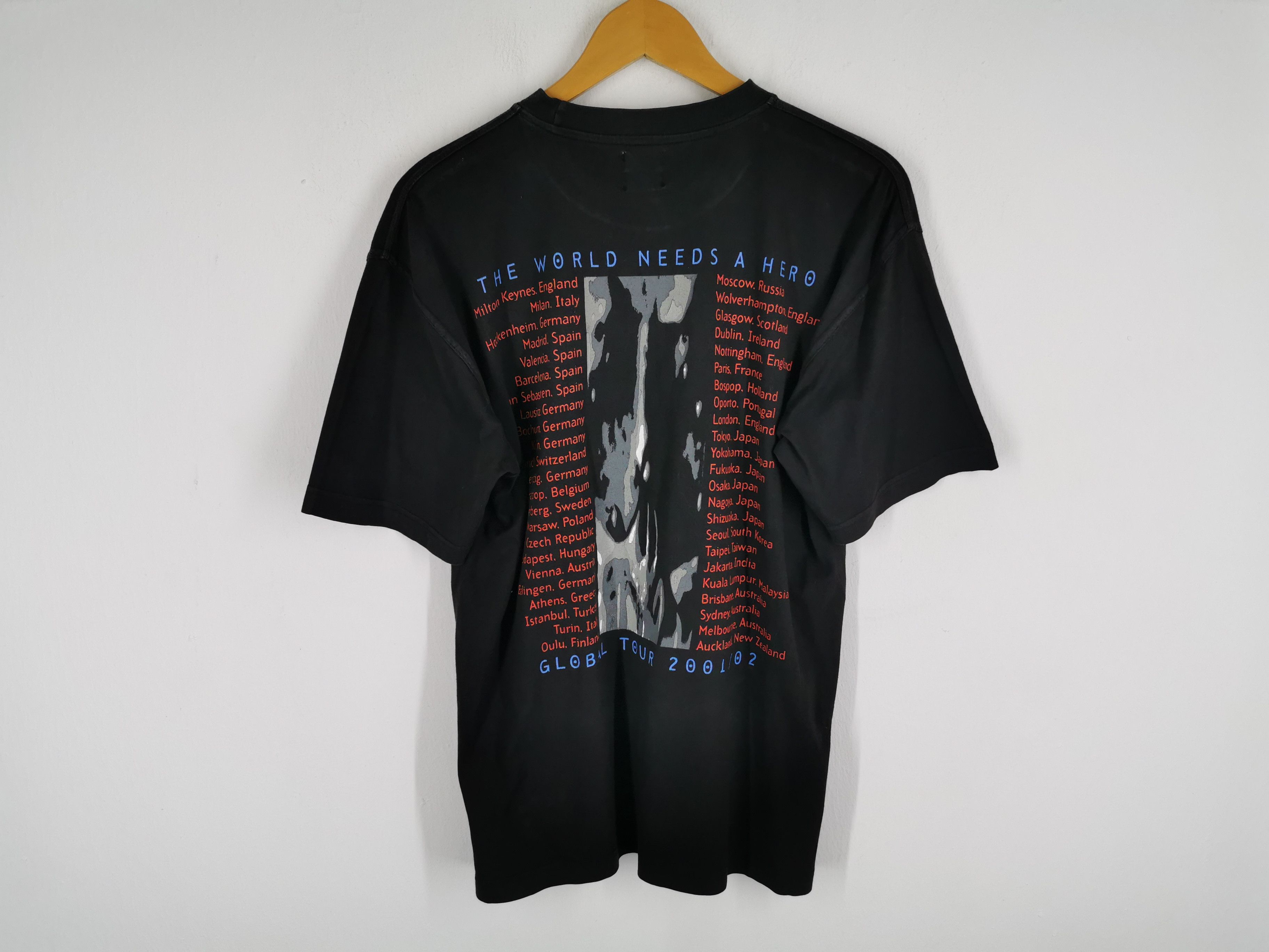 Band Tees Distressed Vintage Megadeth Global Tour 2001/02 Tee T Shirt Size US M / EU 48-50 / 2 - 2 Thumbnail