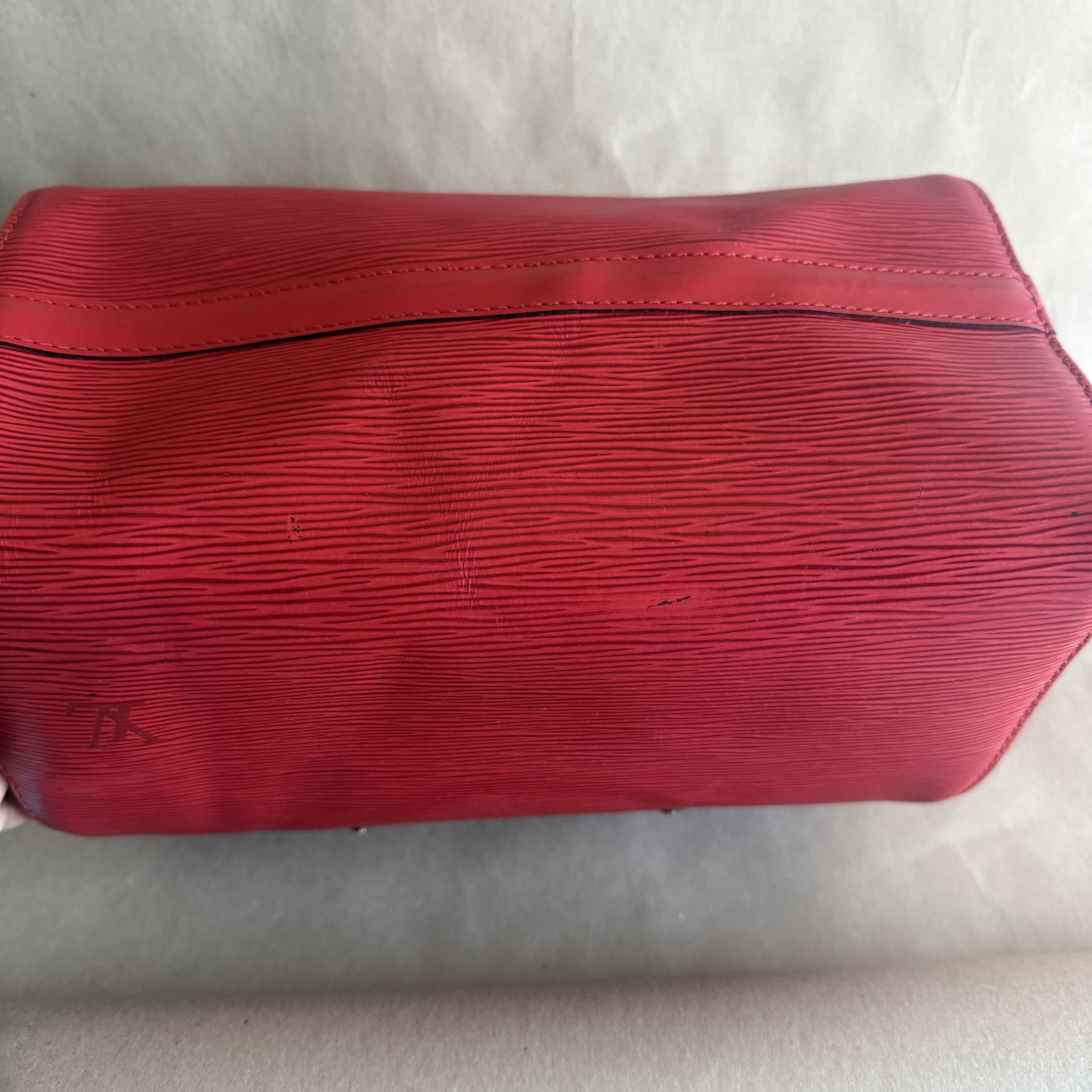 Louis Vuitton Louis Vuitton Speedy 25 in Epi Leather Size ONE SIZE - 8 Thumbnail