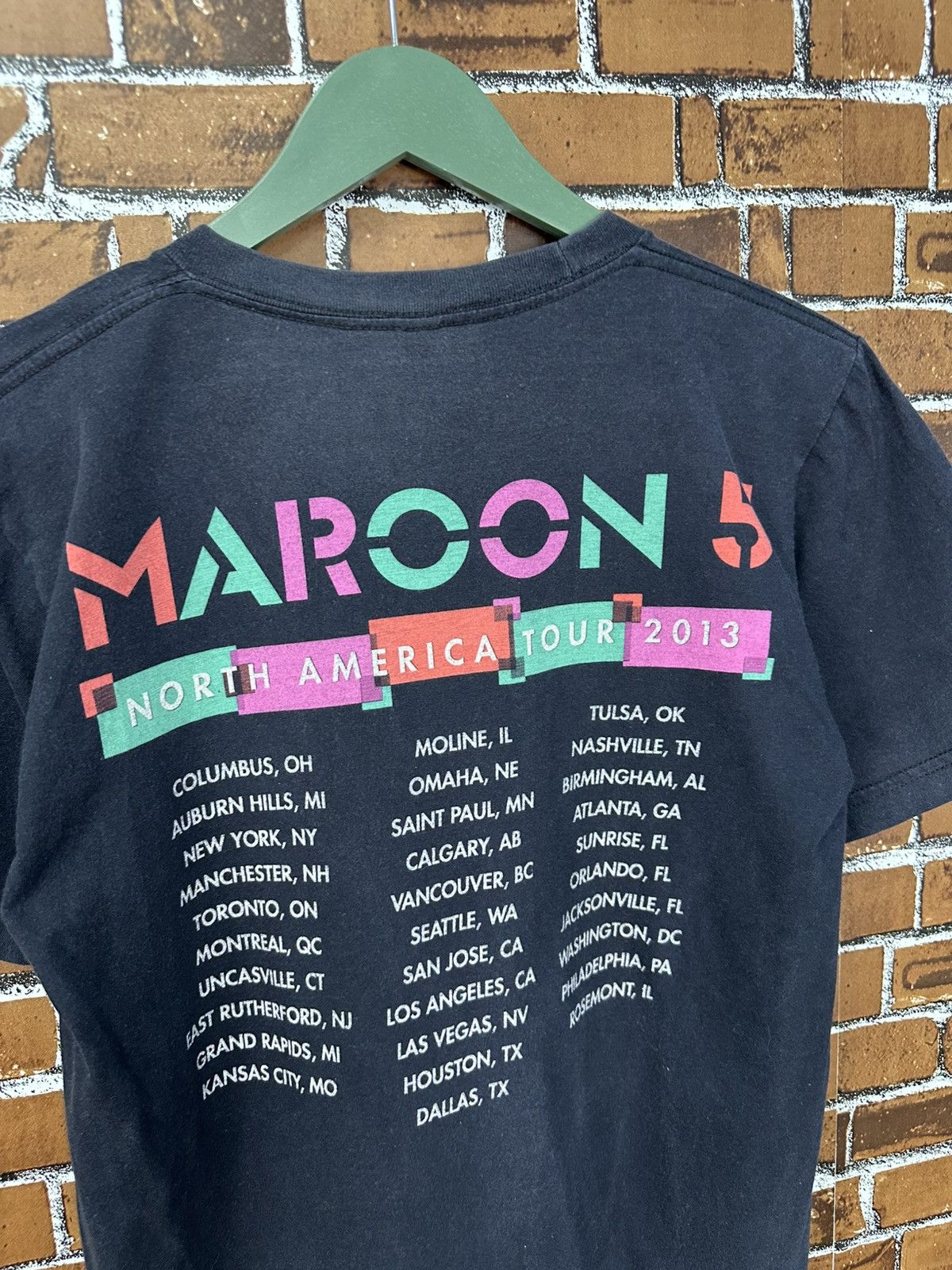 Band Tees Maroon 5 North America Tour 2013 Tshirt A1007 Size US S / EU 44-46 / 1 - 4 Thumbnail