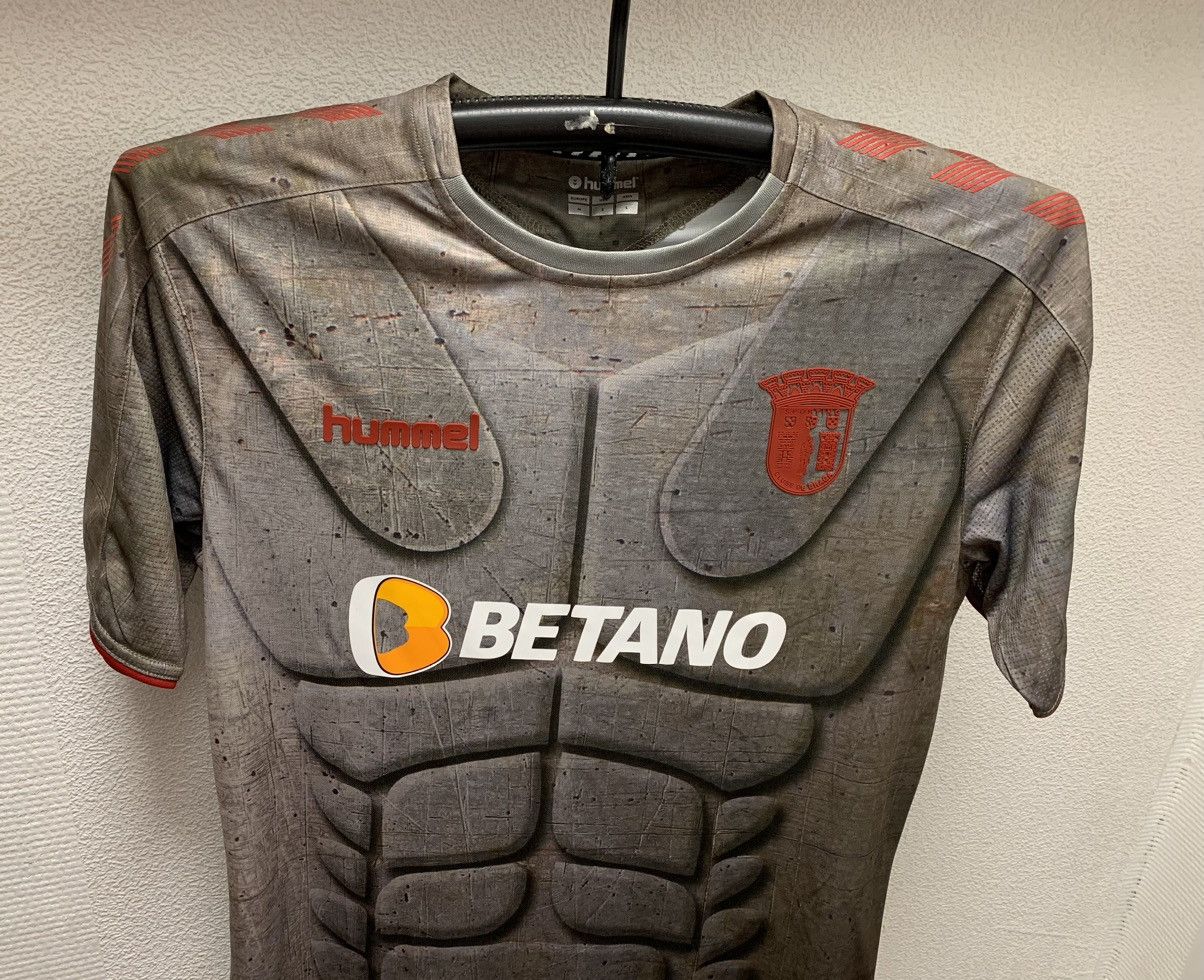Other Sporting clube de brags Hummel soccer jersey M sz betano Size US M / EU 48-50 / 2 - 2 Thumbnail