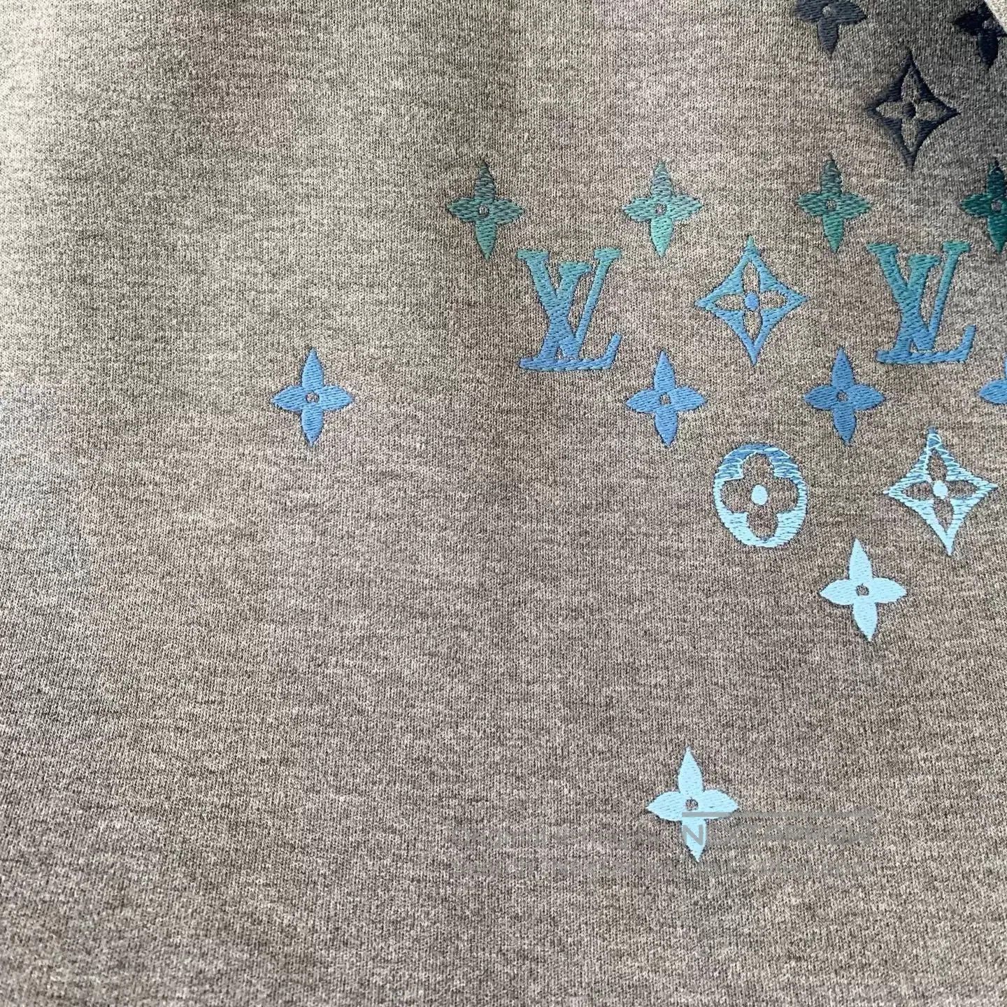 Louis Vuitton Gray Graphic Print Sweatshirt Size L. Size US L / EU 52-54 / 3 - 7 Thumbnail