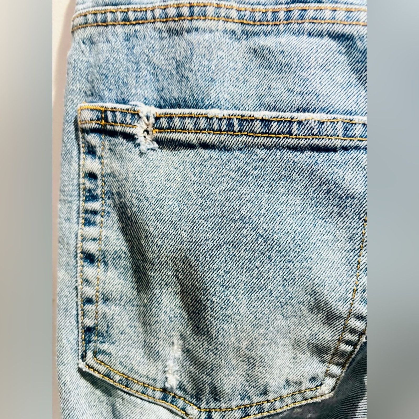 Zara ZARA Denim By TRF Distressed Mom Fit Jeans Sz 4 Size 27" / US 4 / IT 40 - 7 Thumbnail