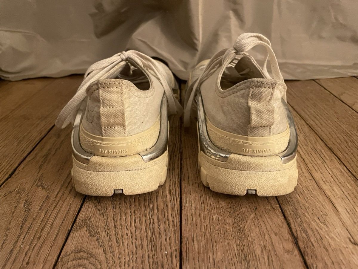 Adidas × Raf Simons Raf Simons x adidas Detroit Runner cream chrome, size 7,5 40 Size US 7 / EU 40 - 5 Thumbnail