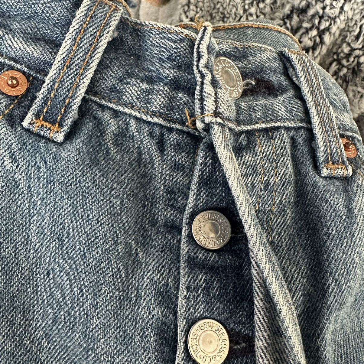 Levi's Vintage 90s Levi’s 501 Denim Jeans Original Fit Button Fly Size US 29 - 8 Thumbnail